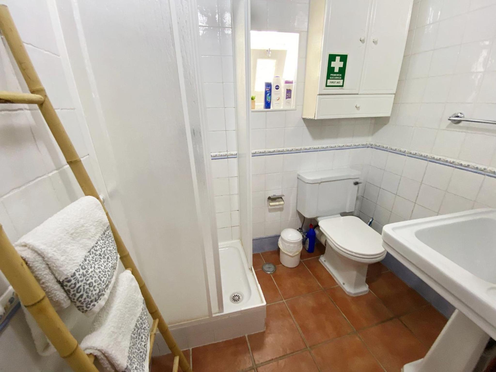 One-Bedroom House - Photo 25