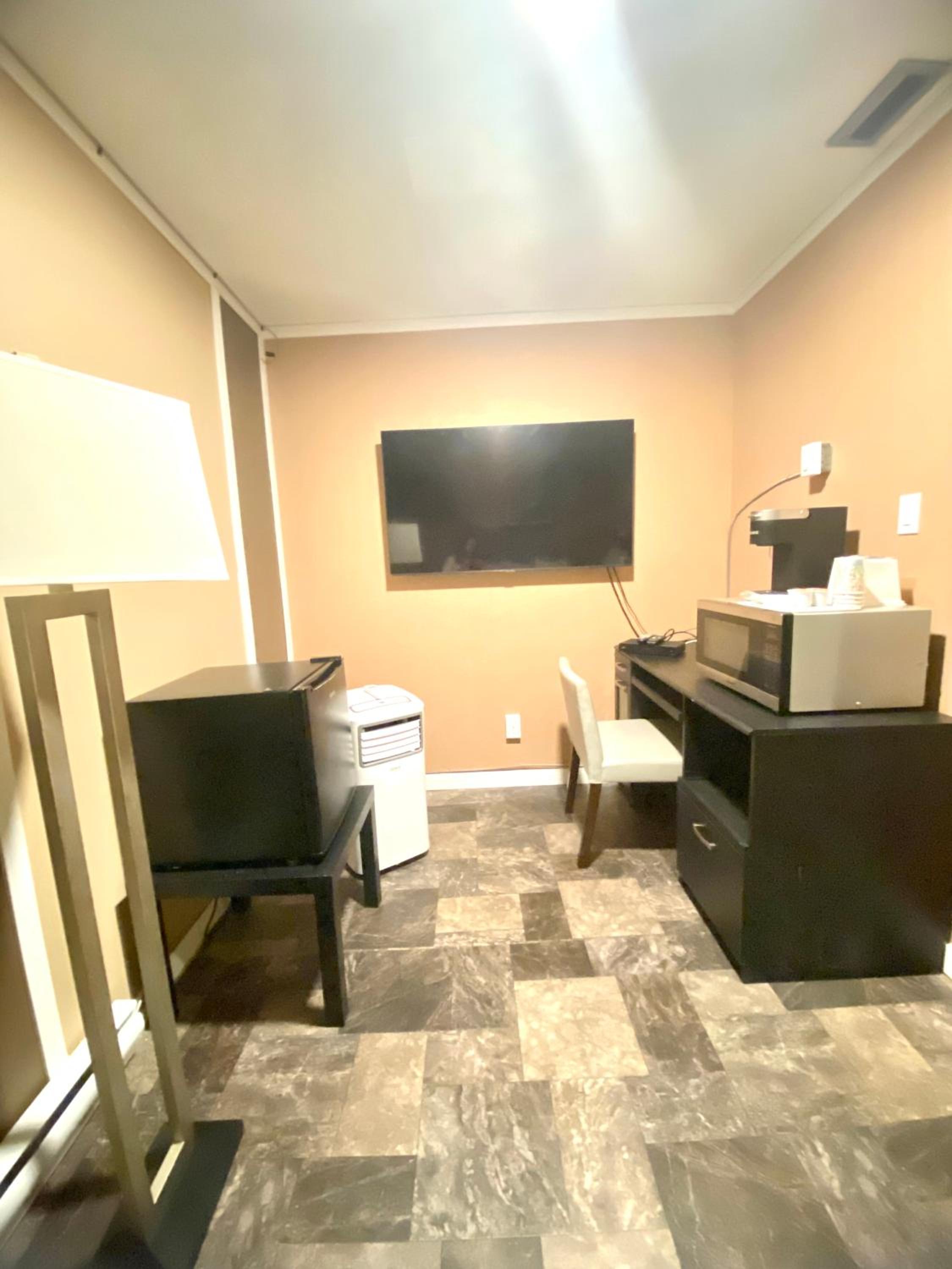Standard Queen Room photo 1