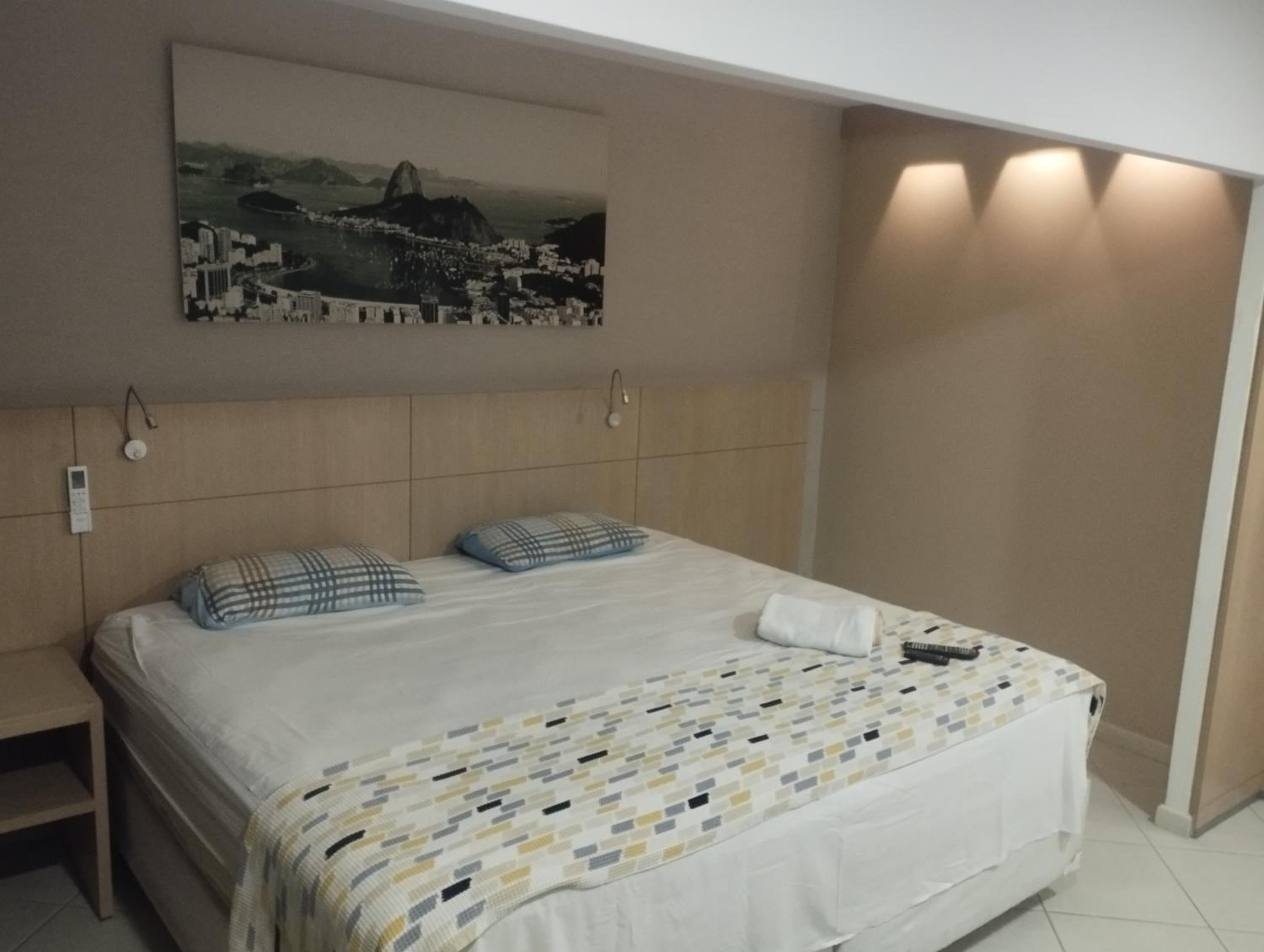 Deluxe Double or Twin Room with City View
