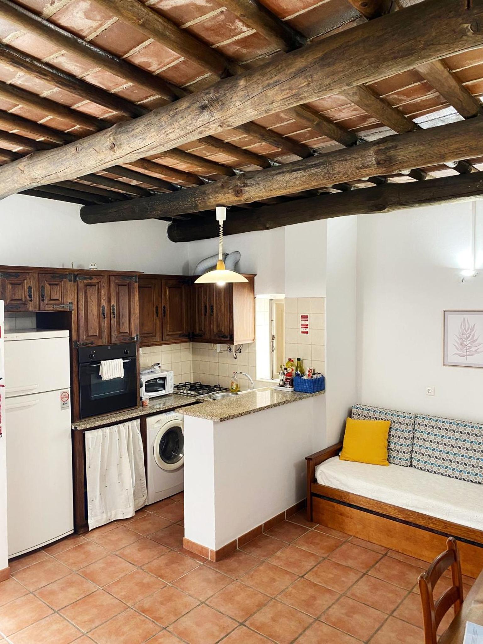 One-Bedroom House - Photo 26