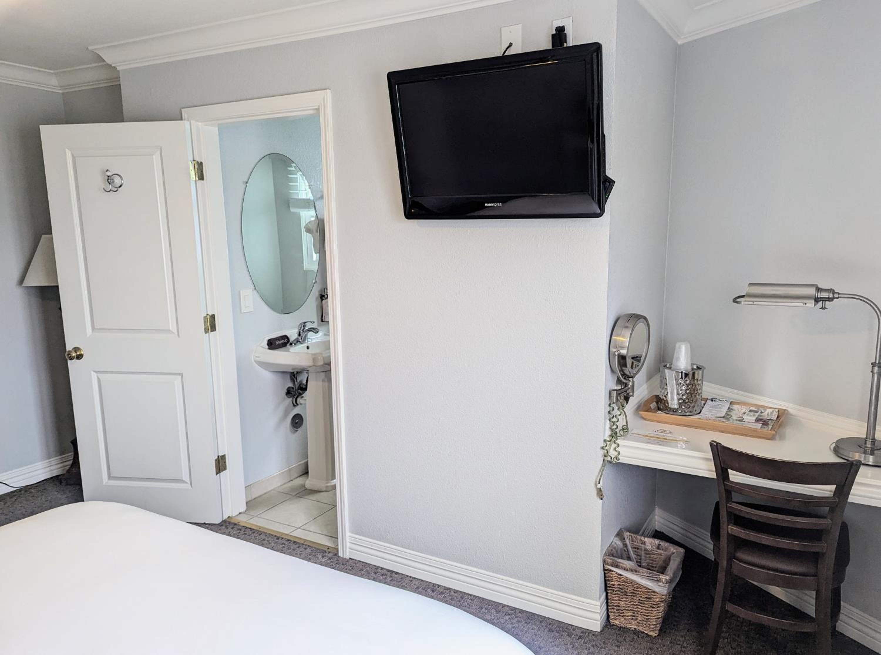 Deluxe Queen Room photo 2