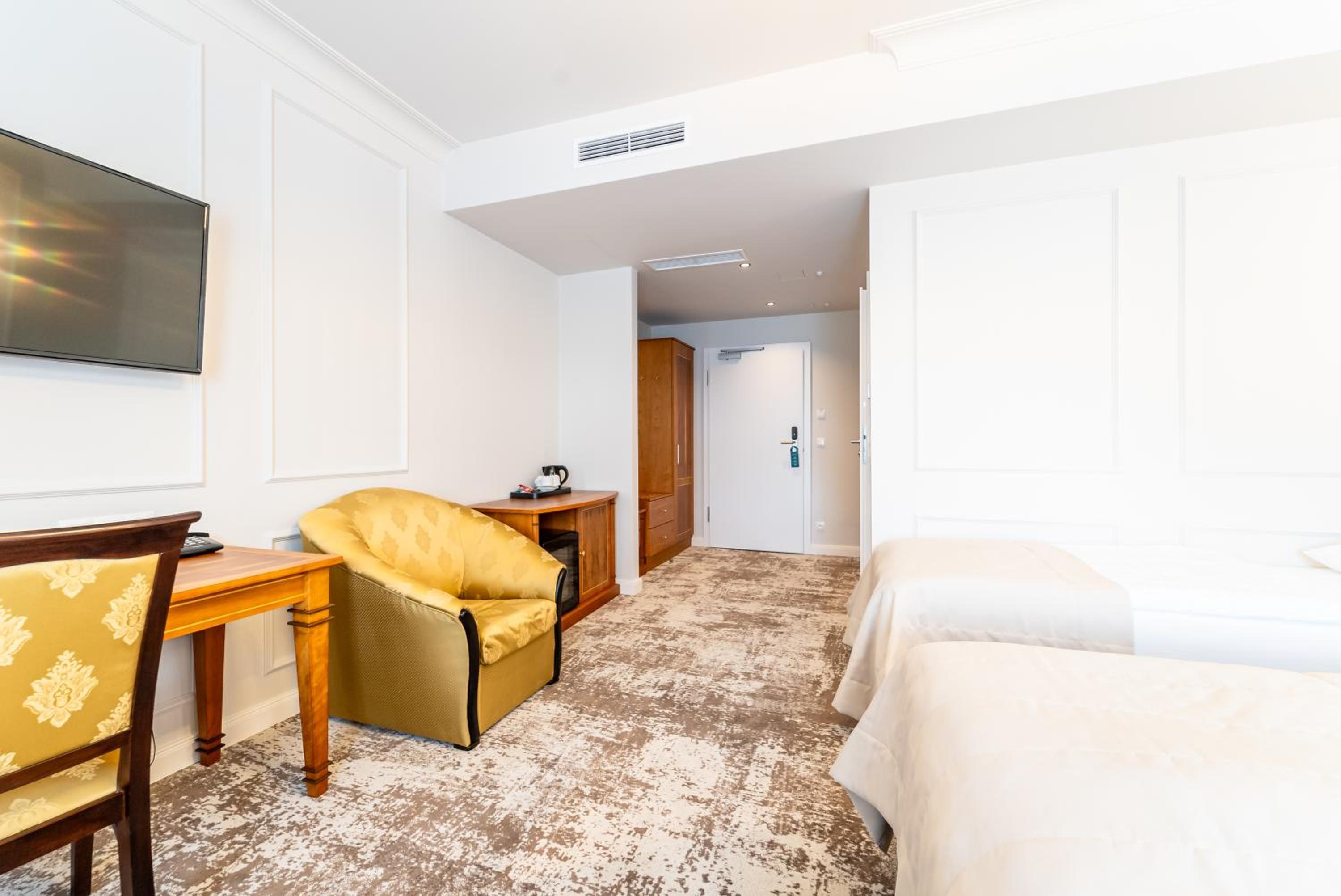 Standard Triple Room - Photo 2