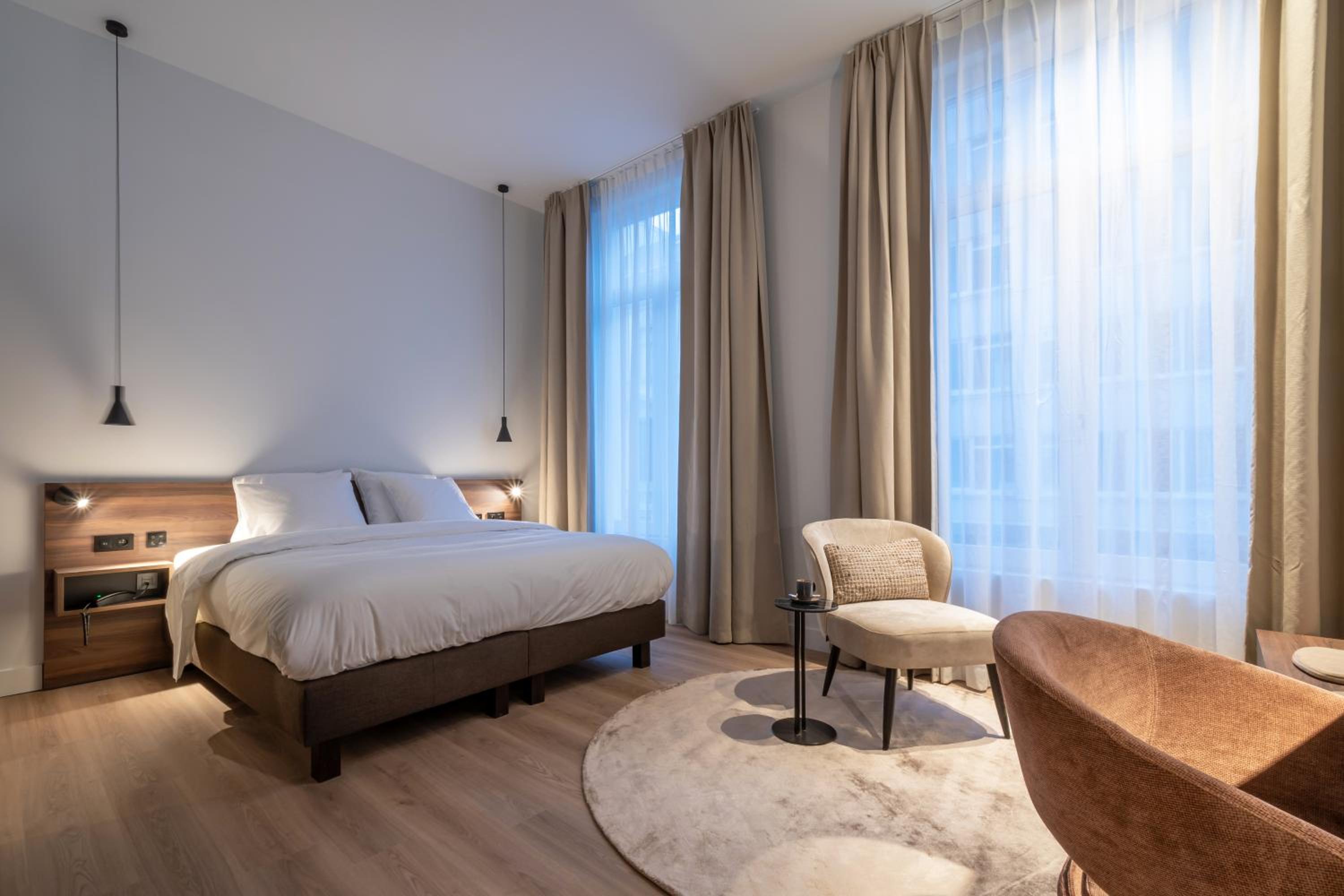 Large Double Room photo 1
