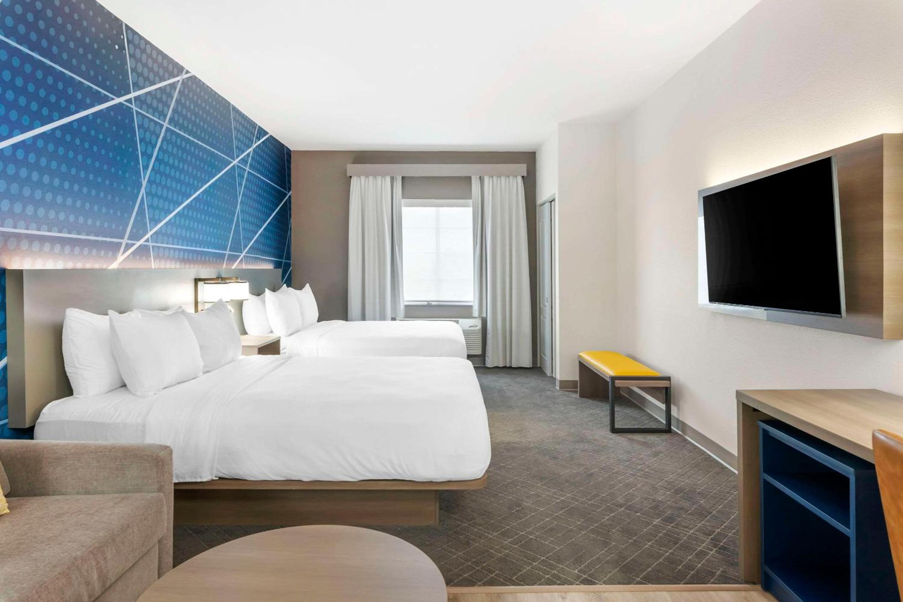 Queen Room with Two Queen Beds - Non-Smoking