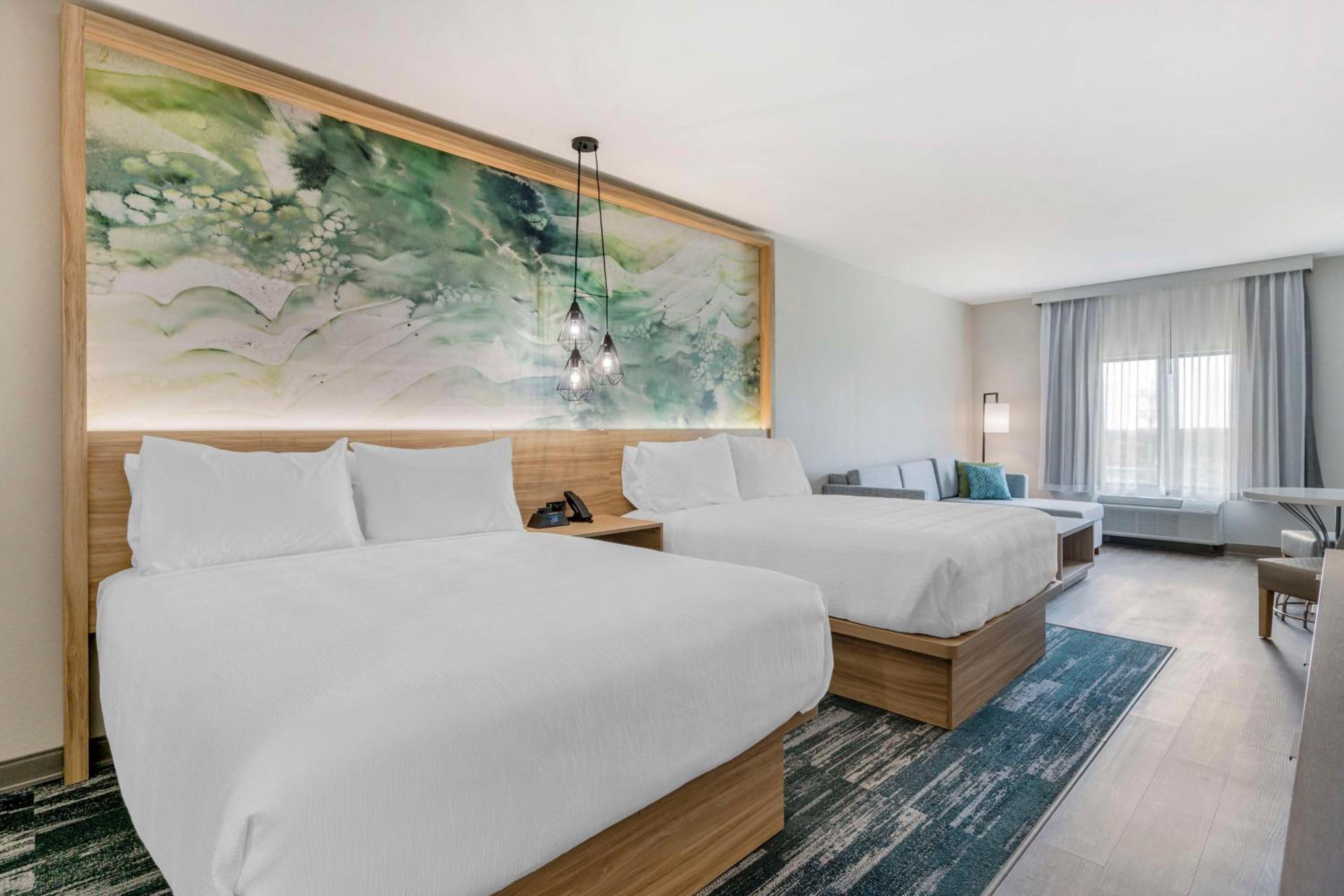 Queen Suite with Two Queen Beds - Non-Smoking - Photo 1
