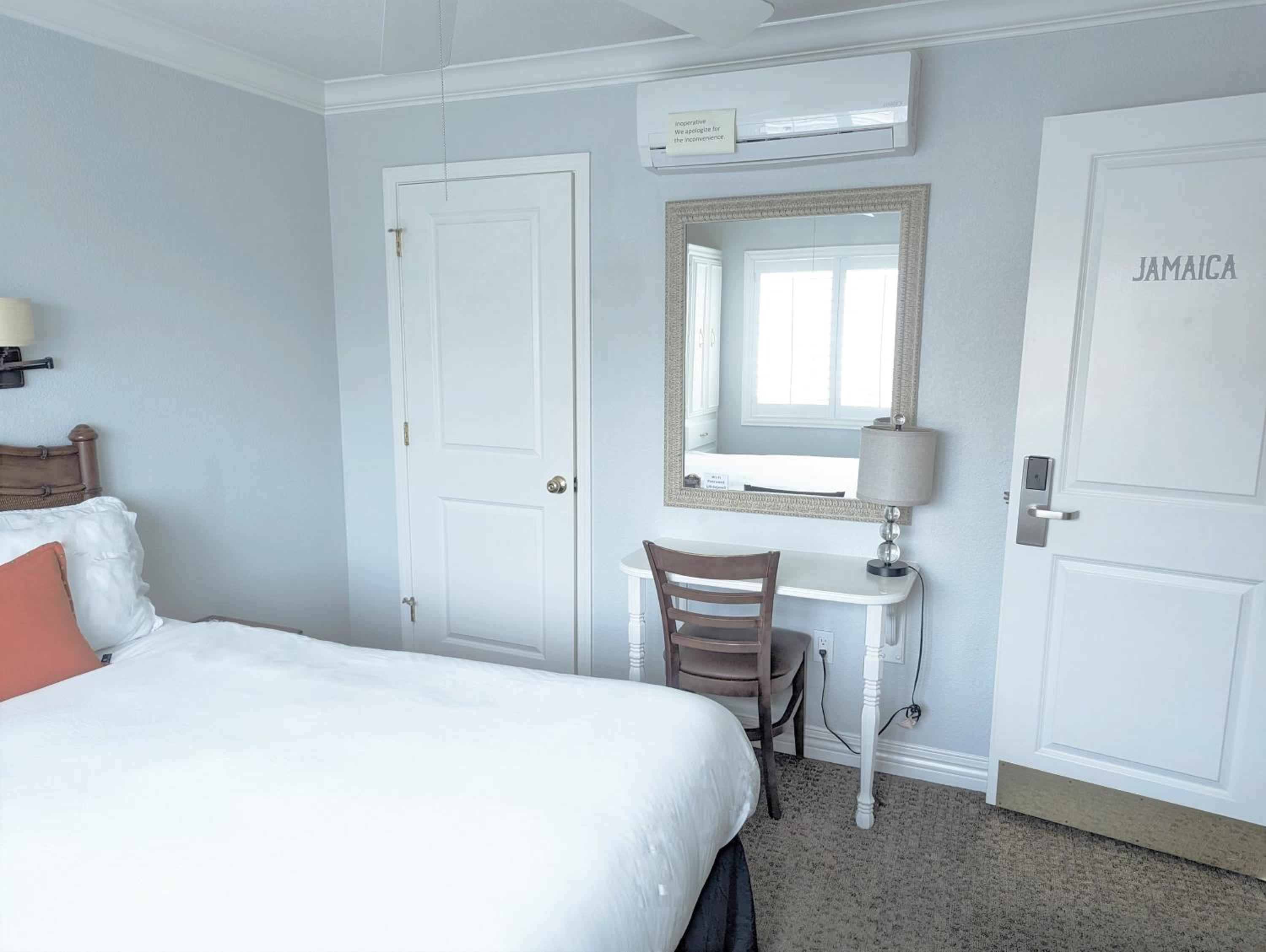 Deluxe Queen Room photo 3