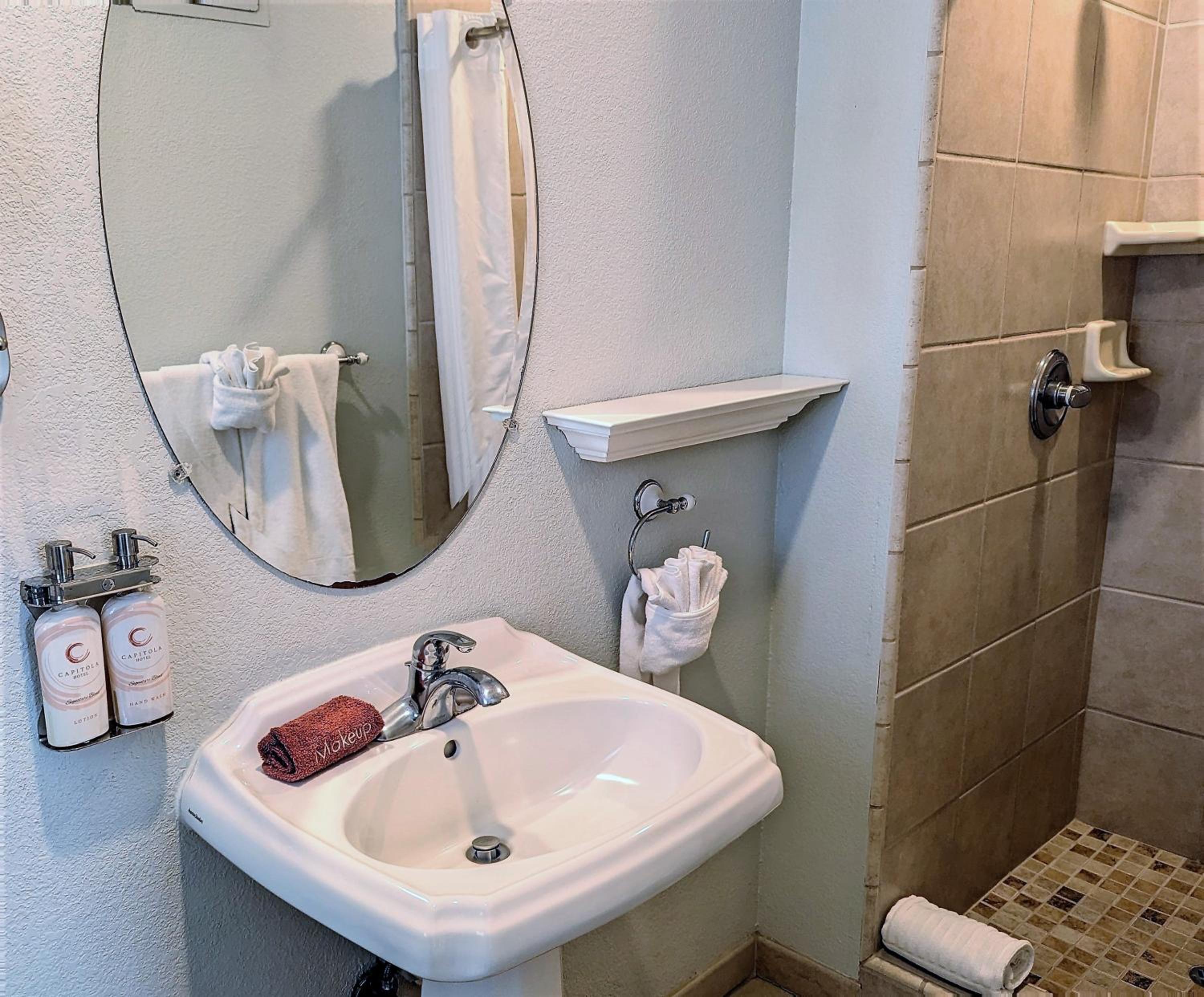 Deluxe Queen Room photo 2