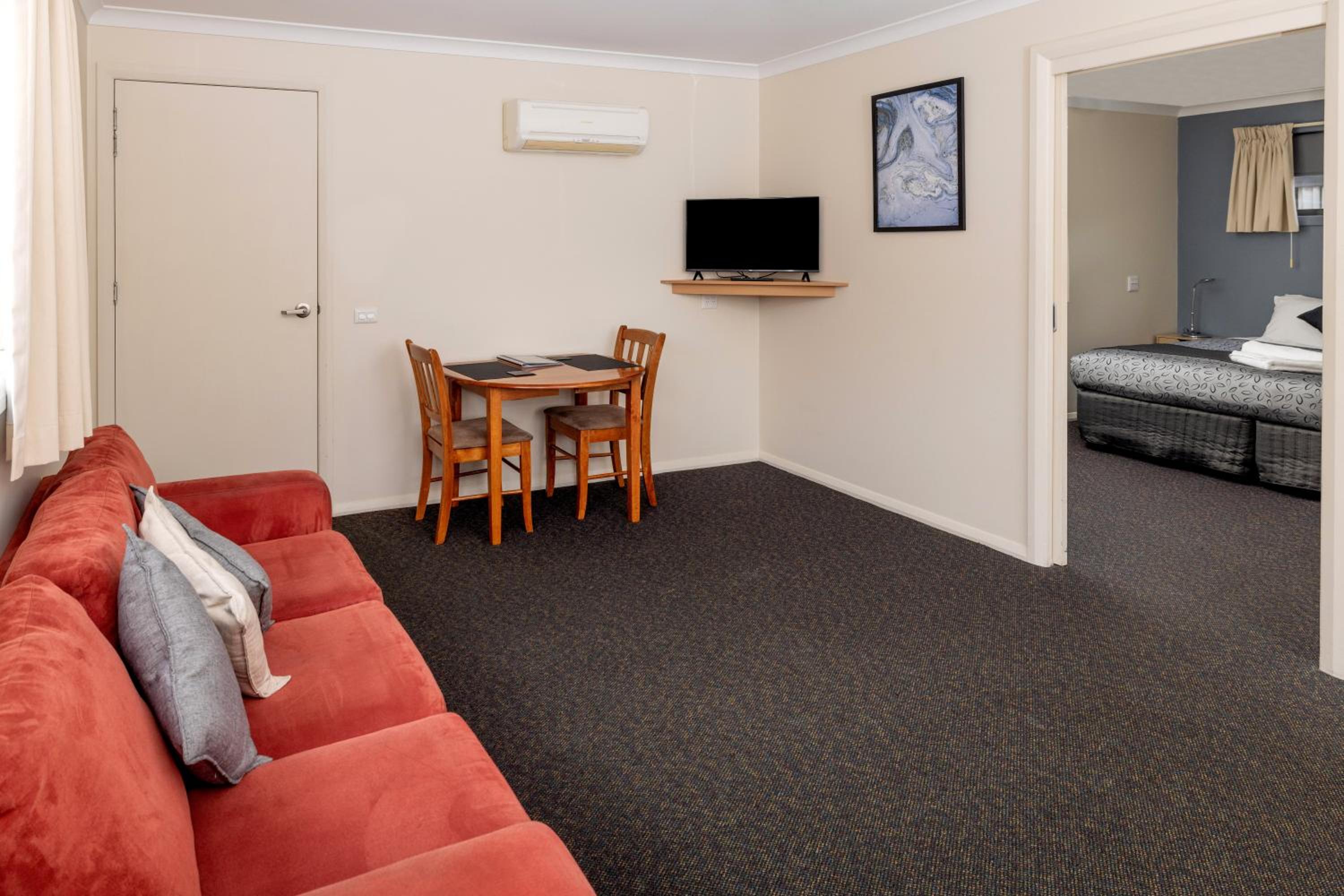 One-Bedroom Chalet - Disability Access photo 3