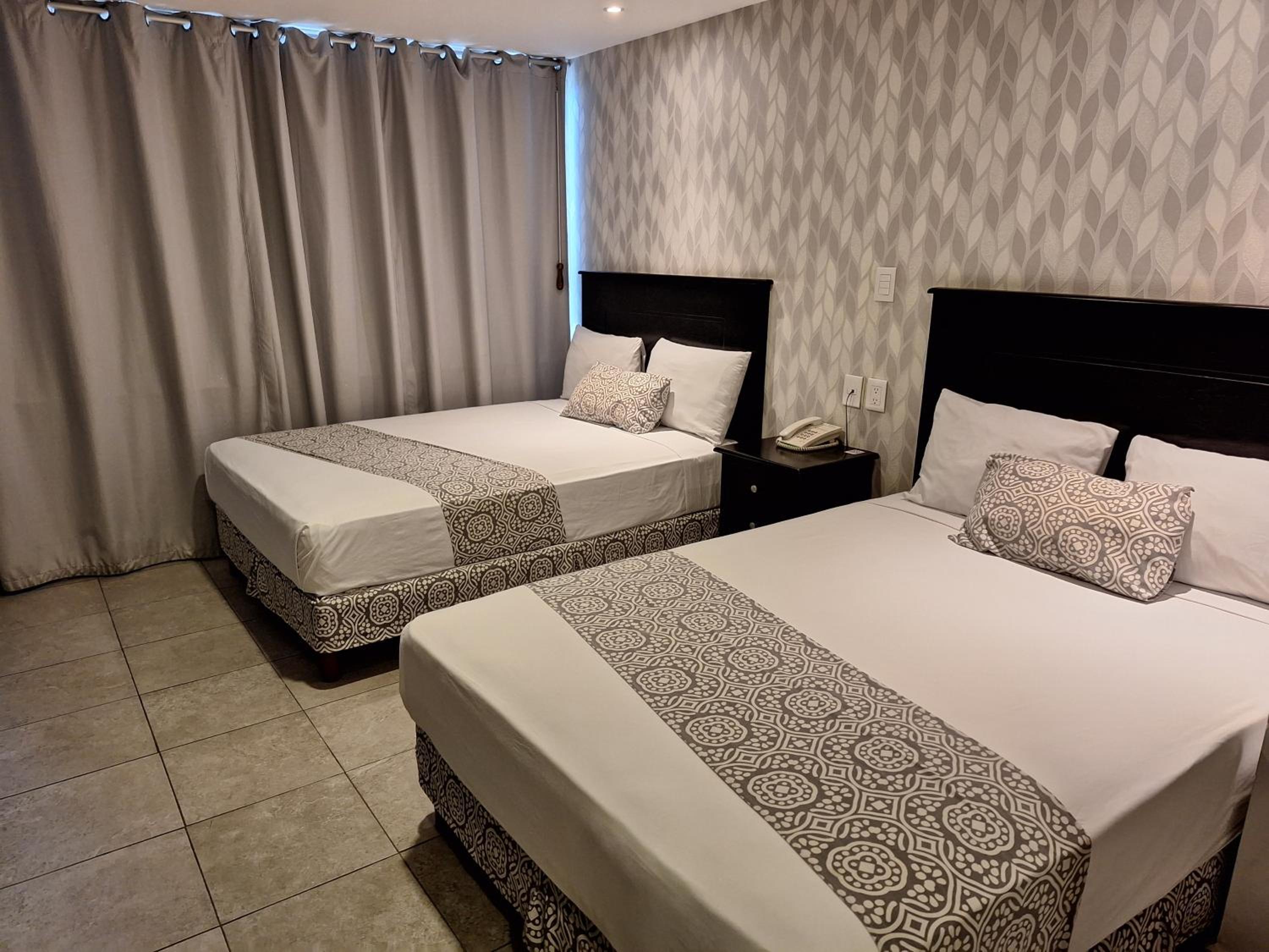 Standard Twin Room - Photo 1