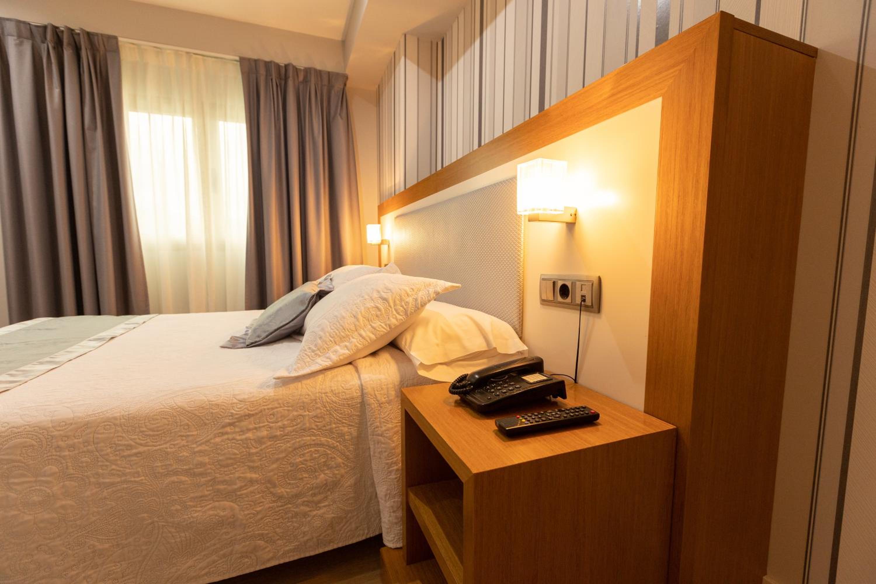 Double or Twin Room photo 2