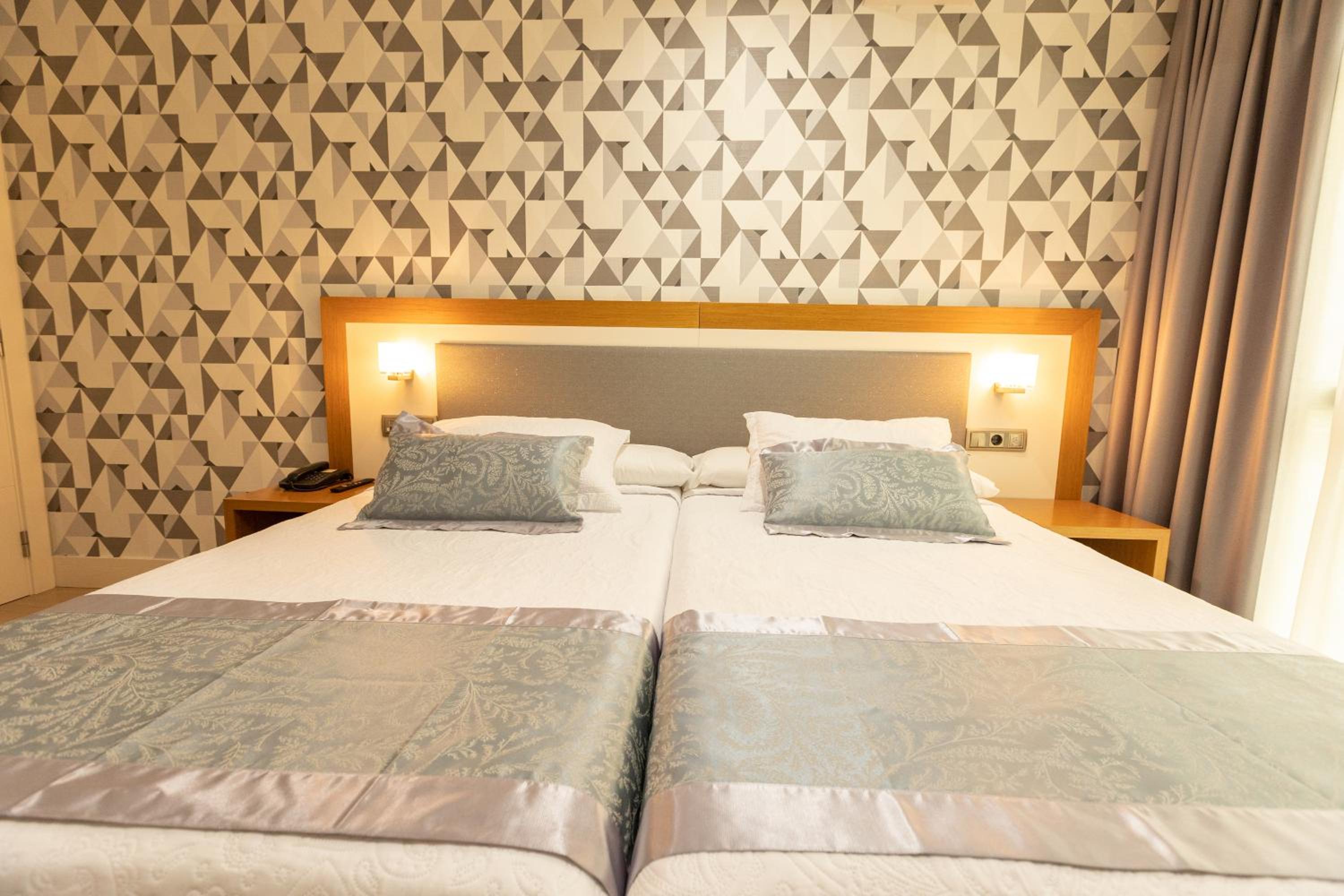 Double or Twin Room photo 3