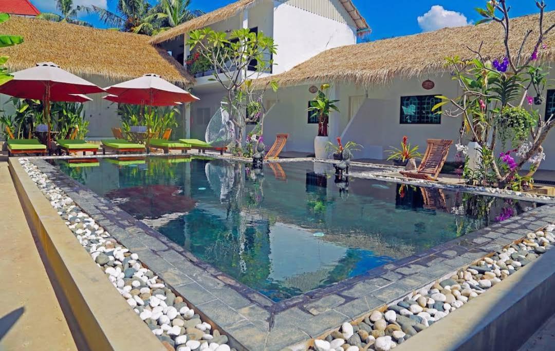 King Room with Pool View