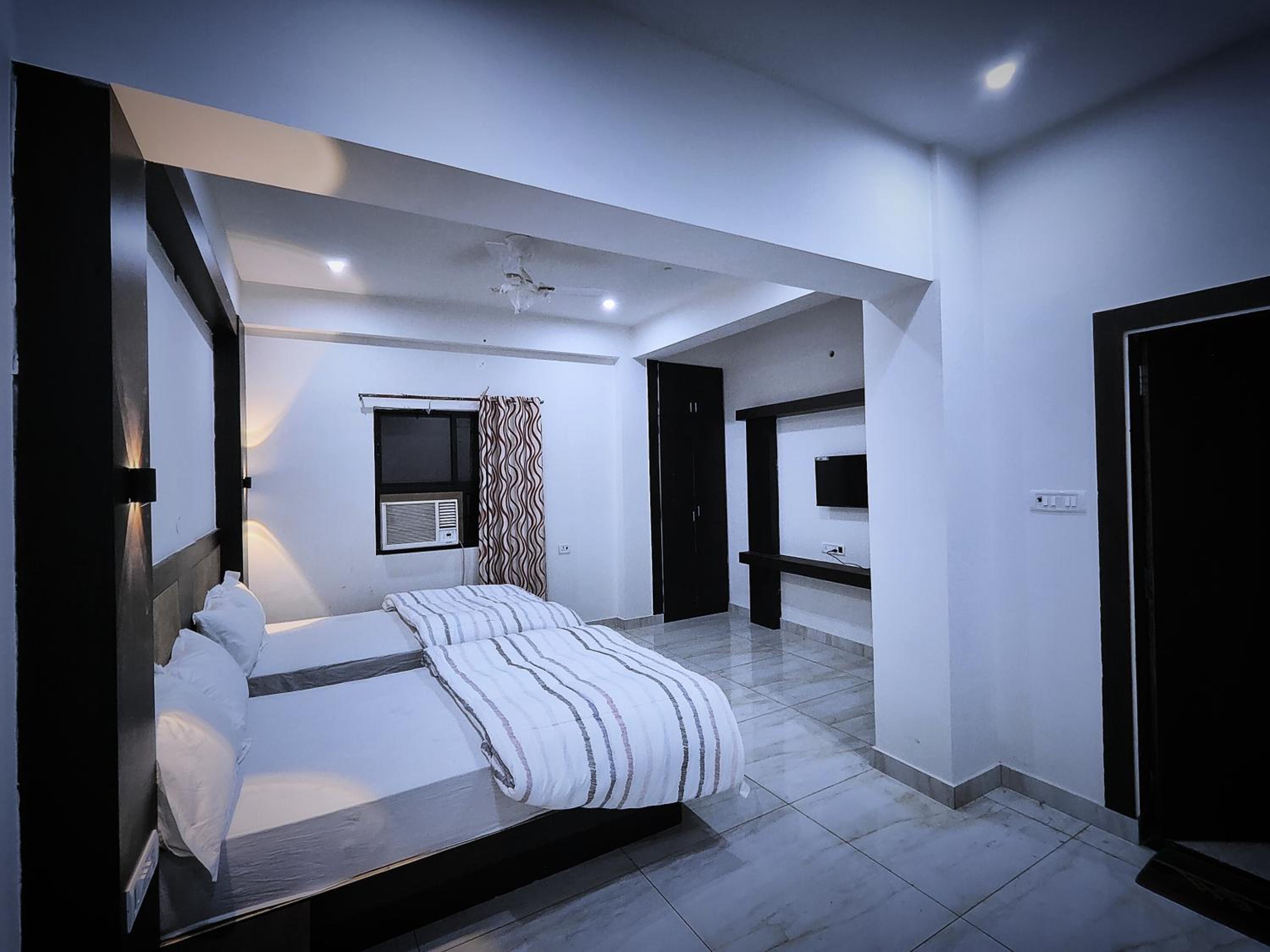 Quadruple Room with Mountain View photo 3