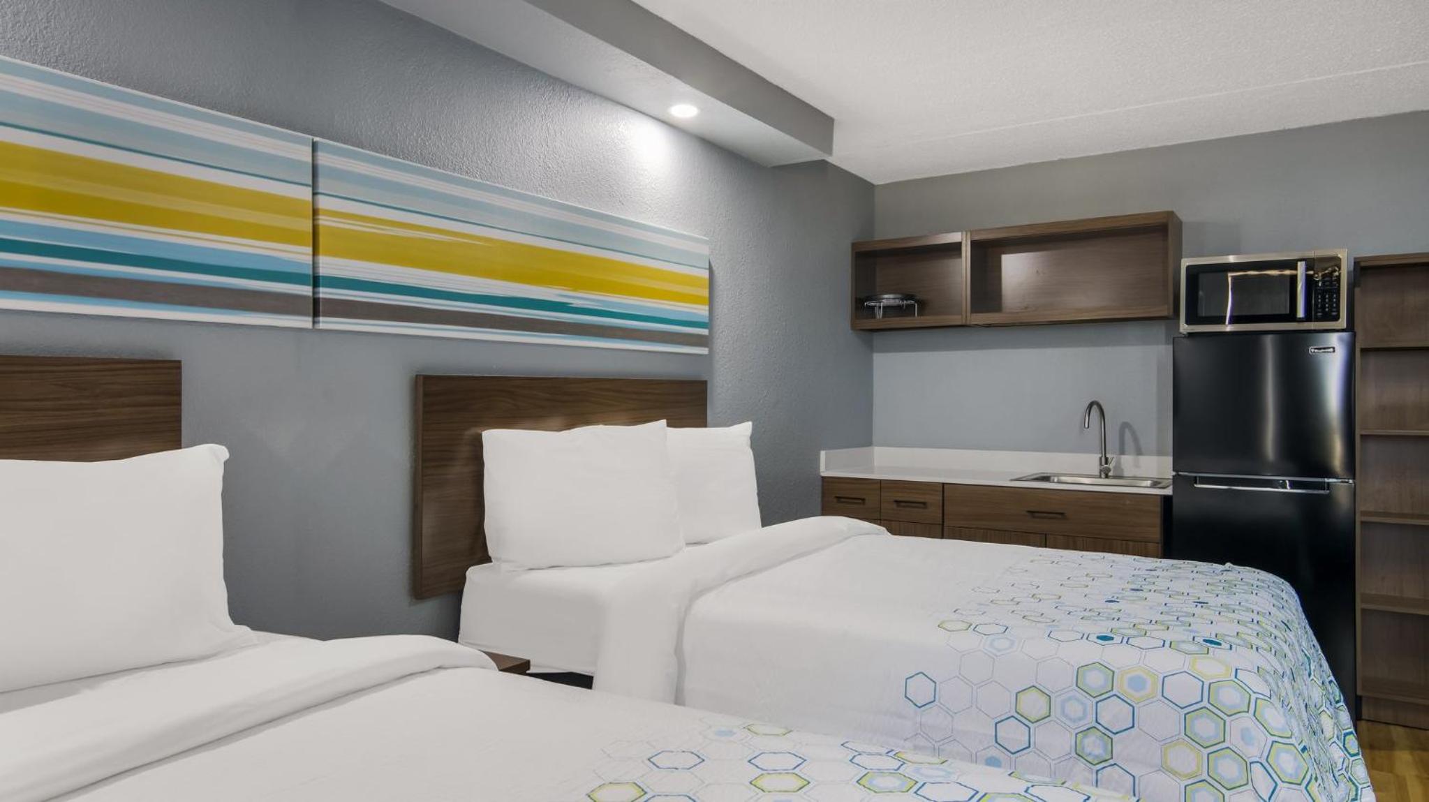Studio Room with Two Double Beds Non-Smoking - Photo 3