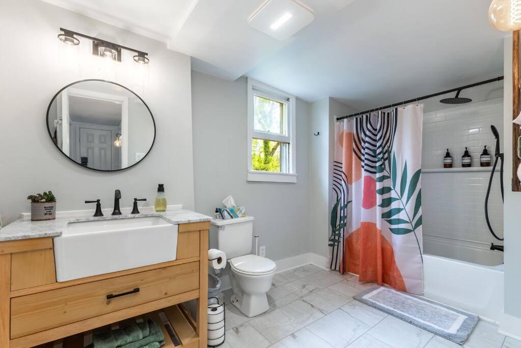 Three-Bedroom House photo 2