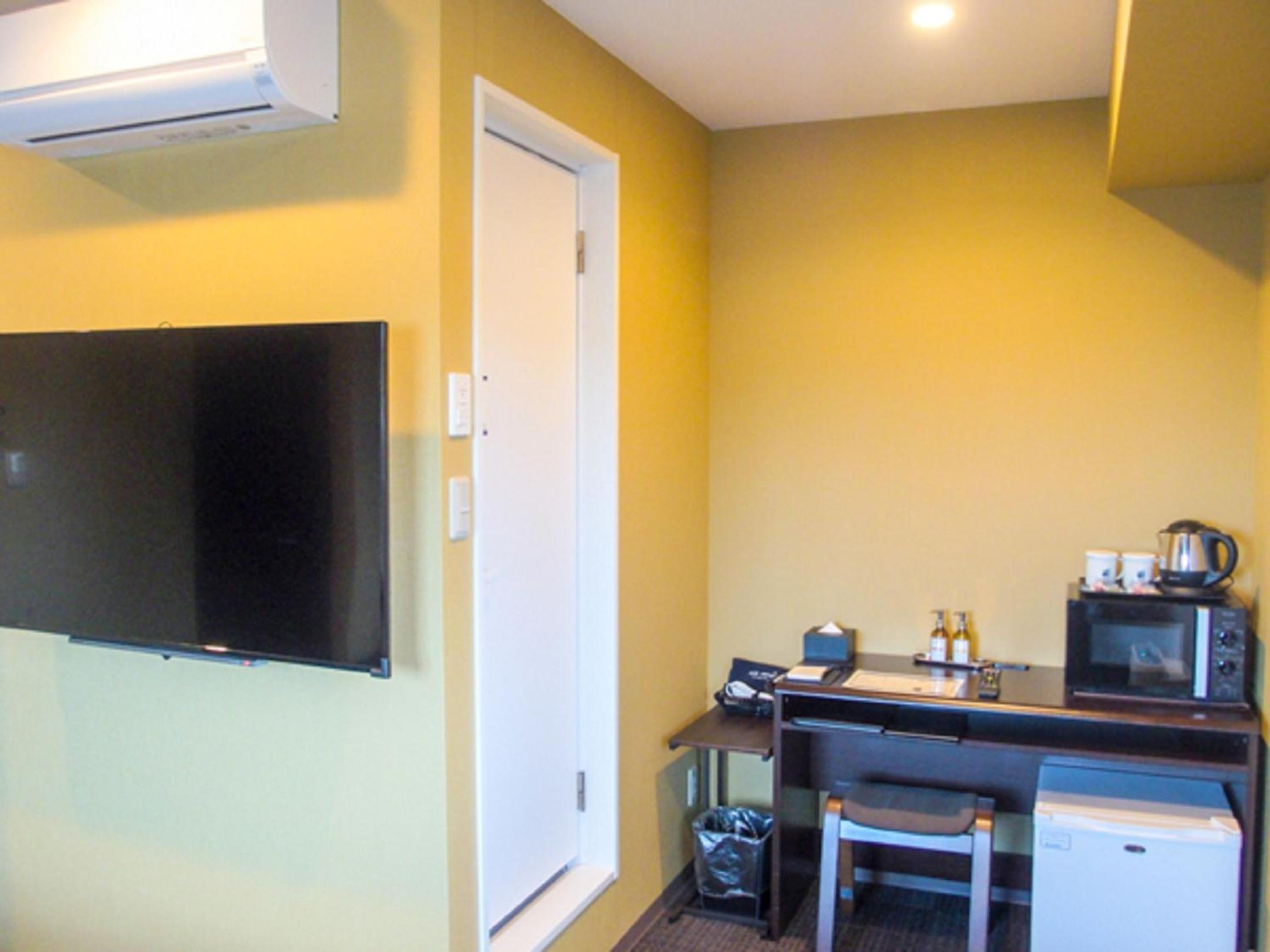 Double Room with Small Double Bed - Smoking - Photo 3