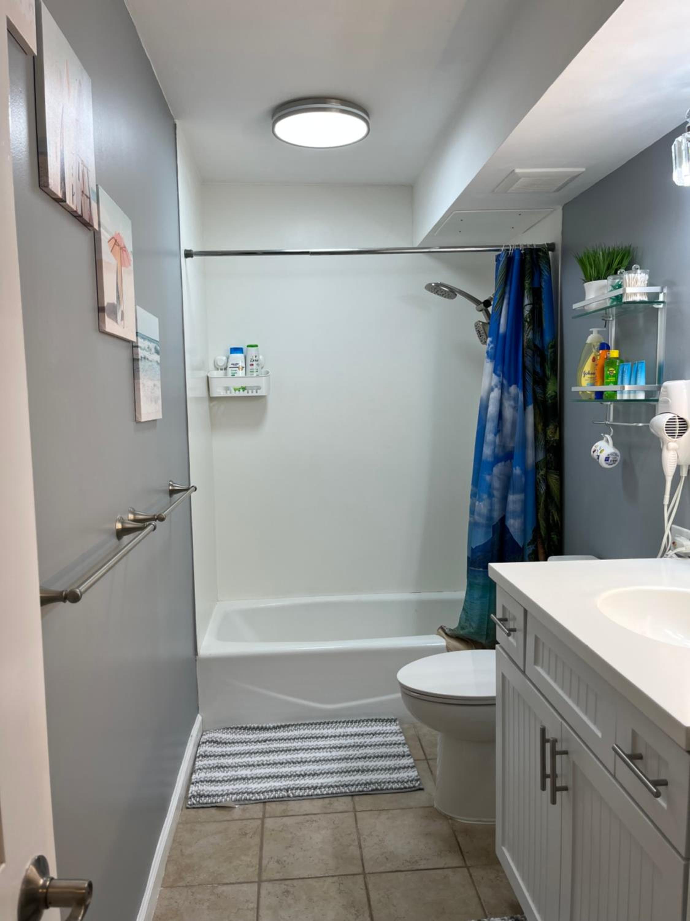 Waikiki Condo 2 Bedrooms 2 Bathrooms with 1 free parking space: Two-Bedroom Apartment photo