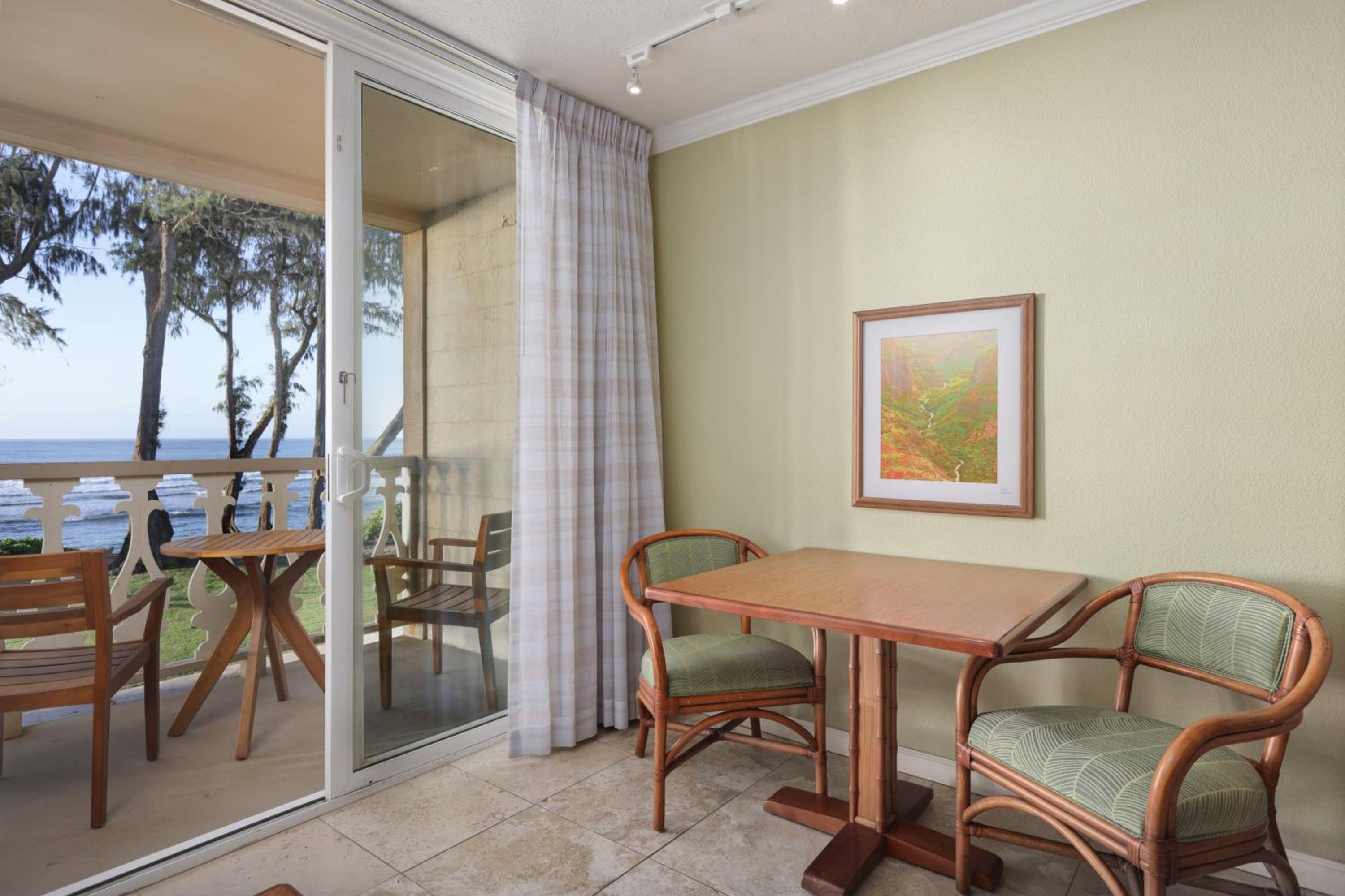 Ocean Front View Room - Photo 4