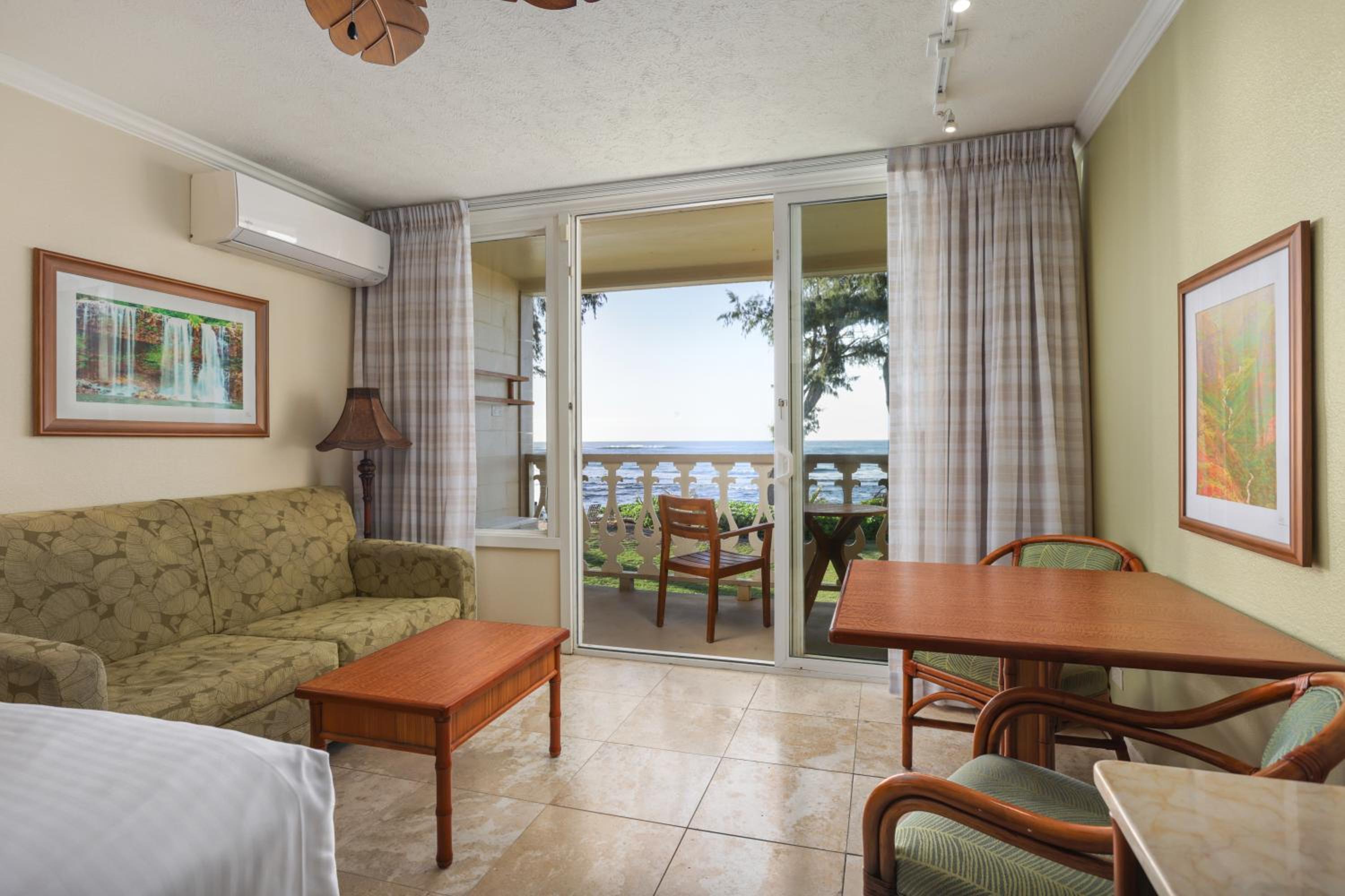 Ocean Front View Room - Photo 3