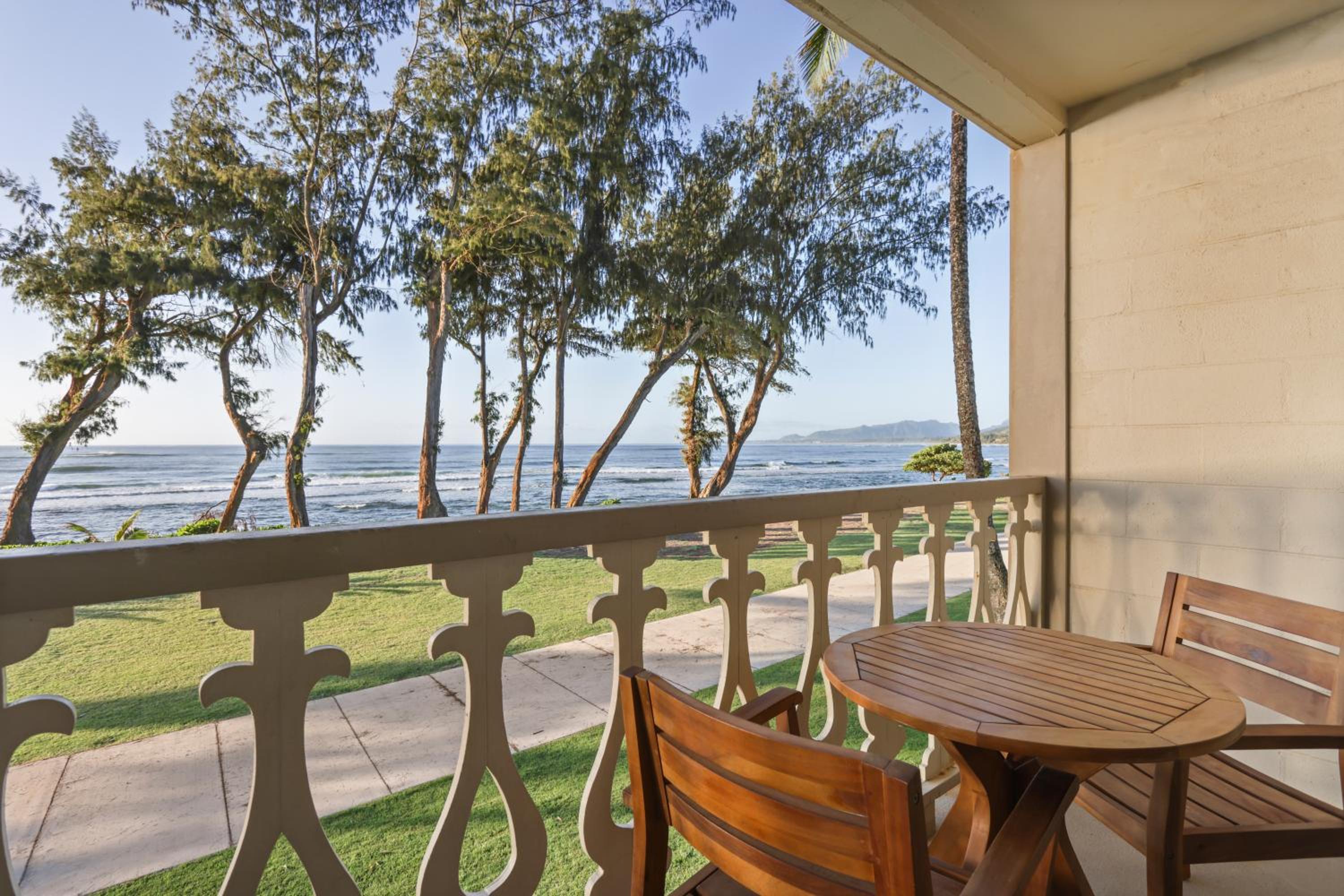 Ocean Front View Room - Photo 7