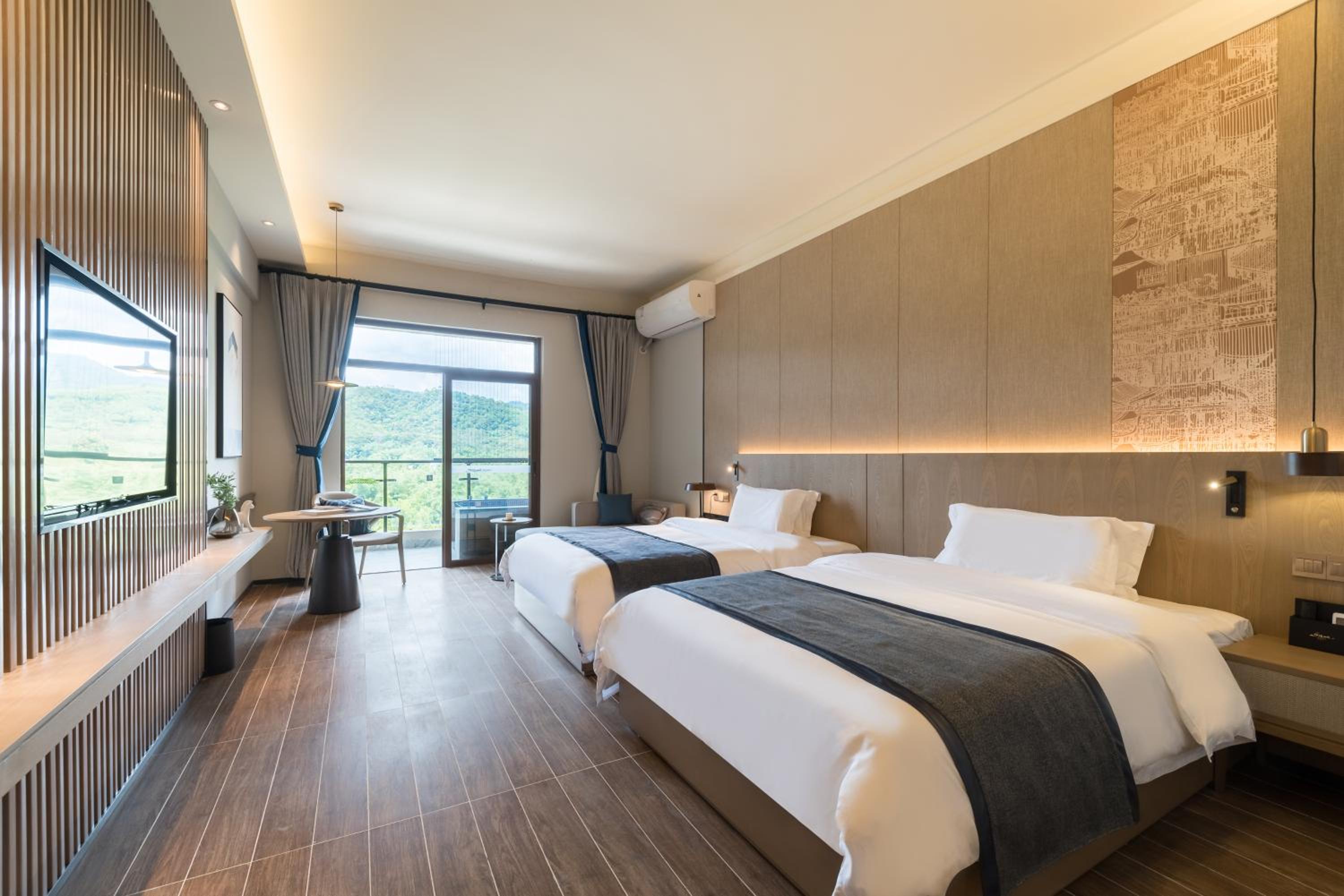 Twin Room With Mountain View photo 1