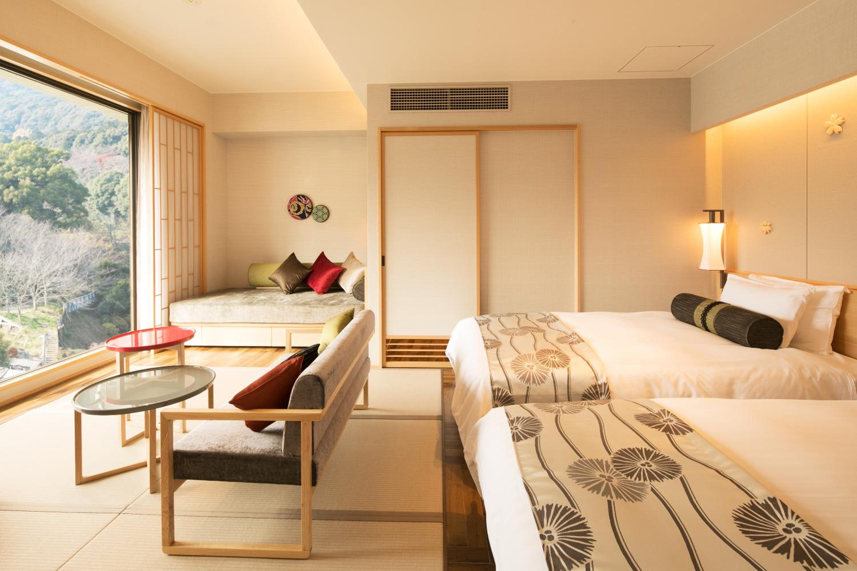 Twin Room with Private External Bathroom photo 1