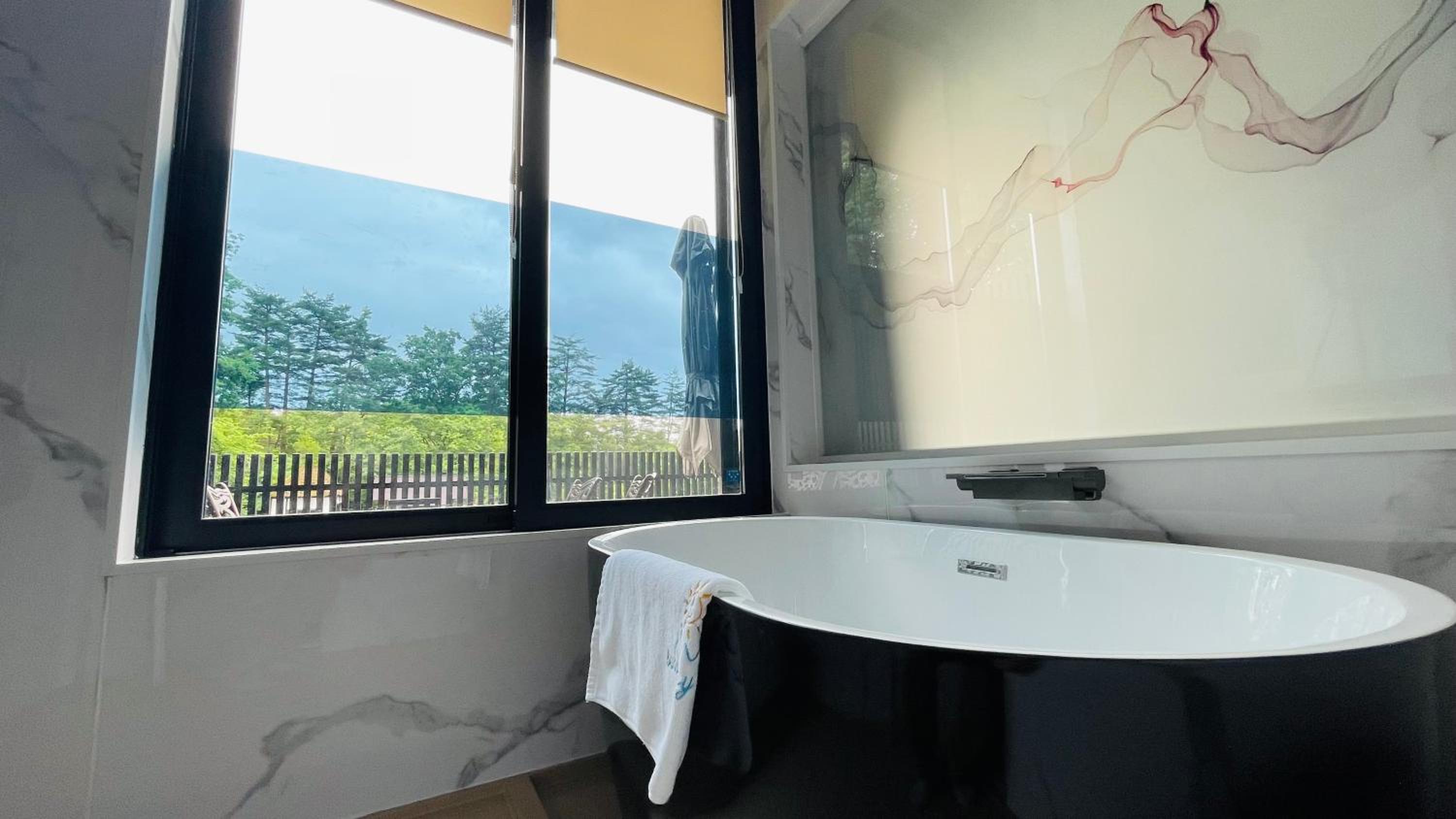 Quadruple Room with Private Bathroom - Photo 10