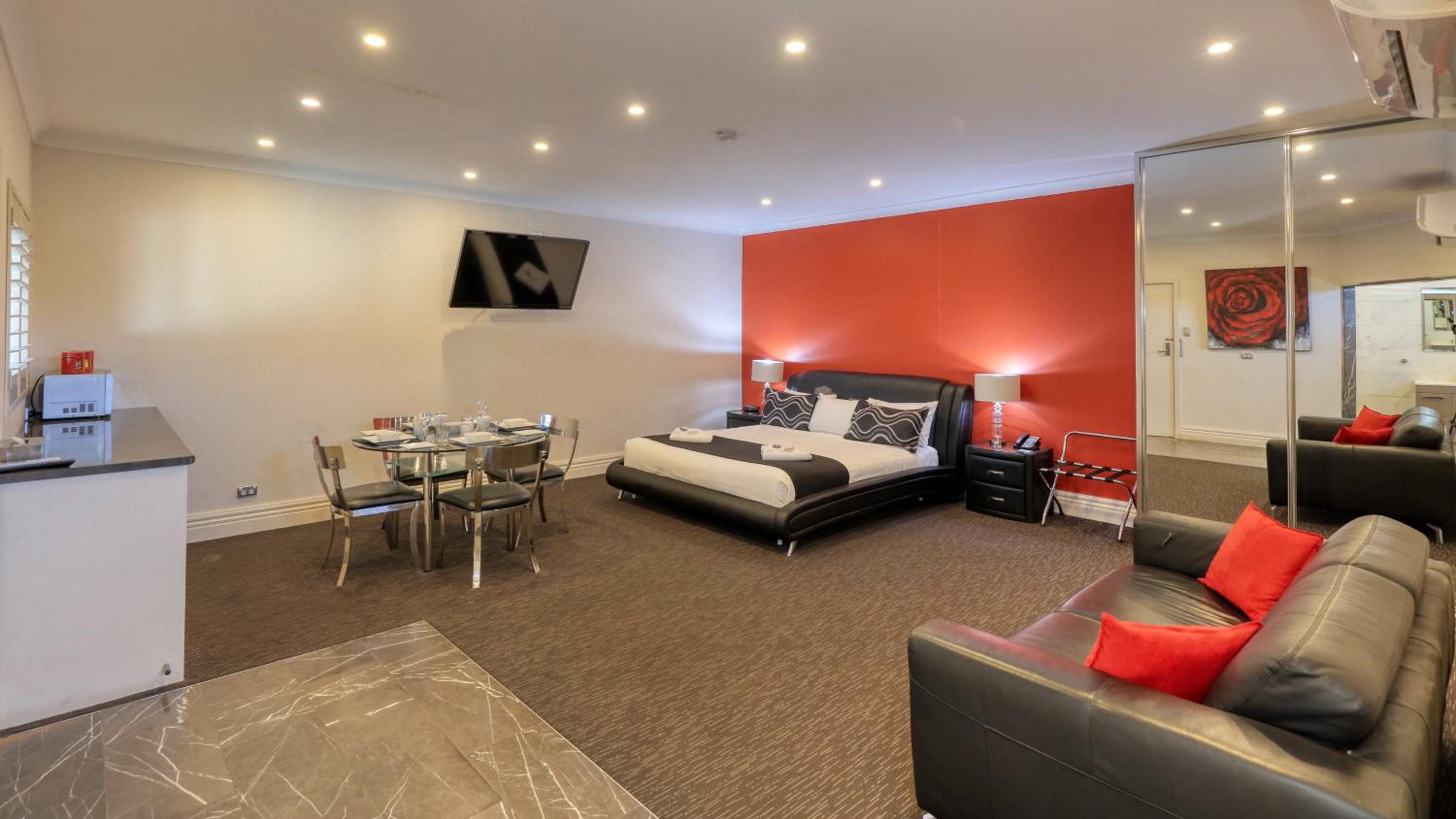 King Room with Spa Bath