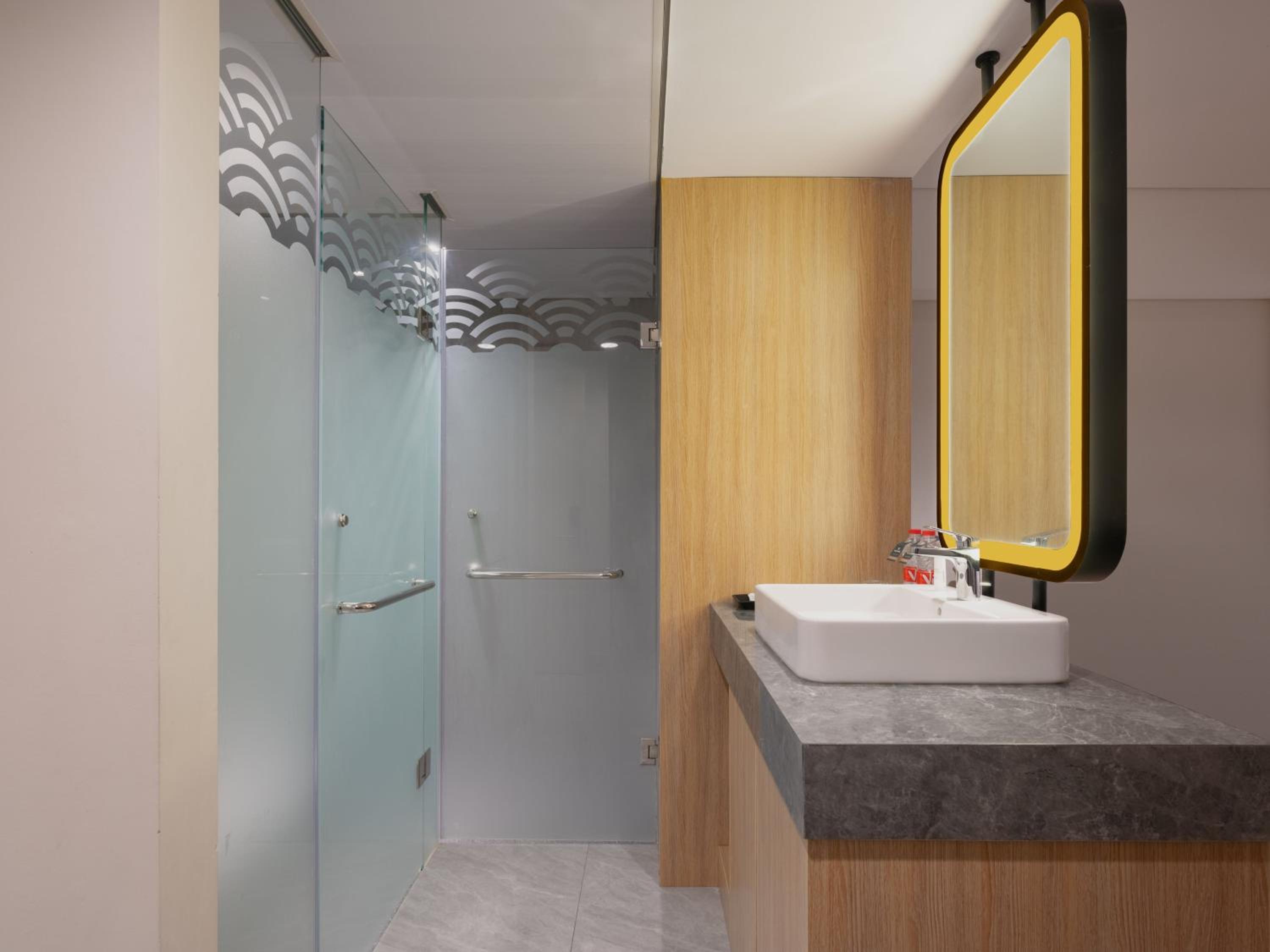 Suite with Terrace - Photo 2