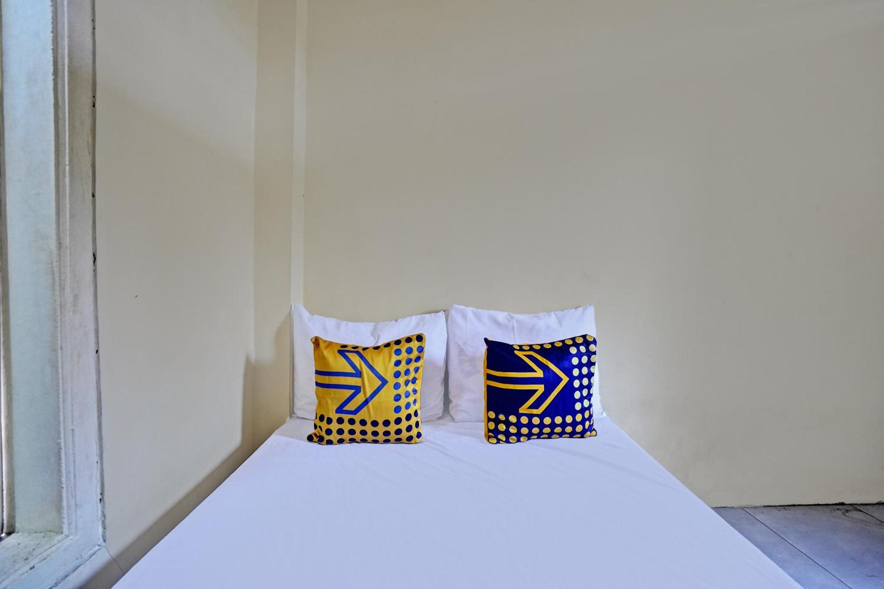 Budget Double Room - Photo 6