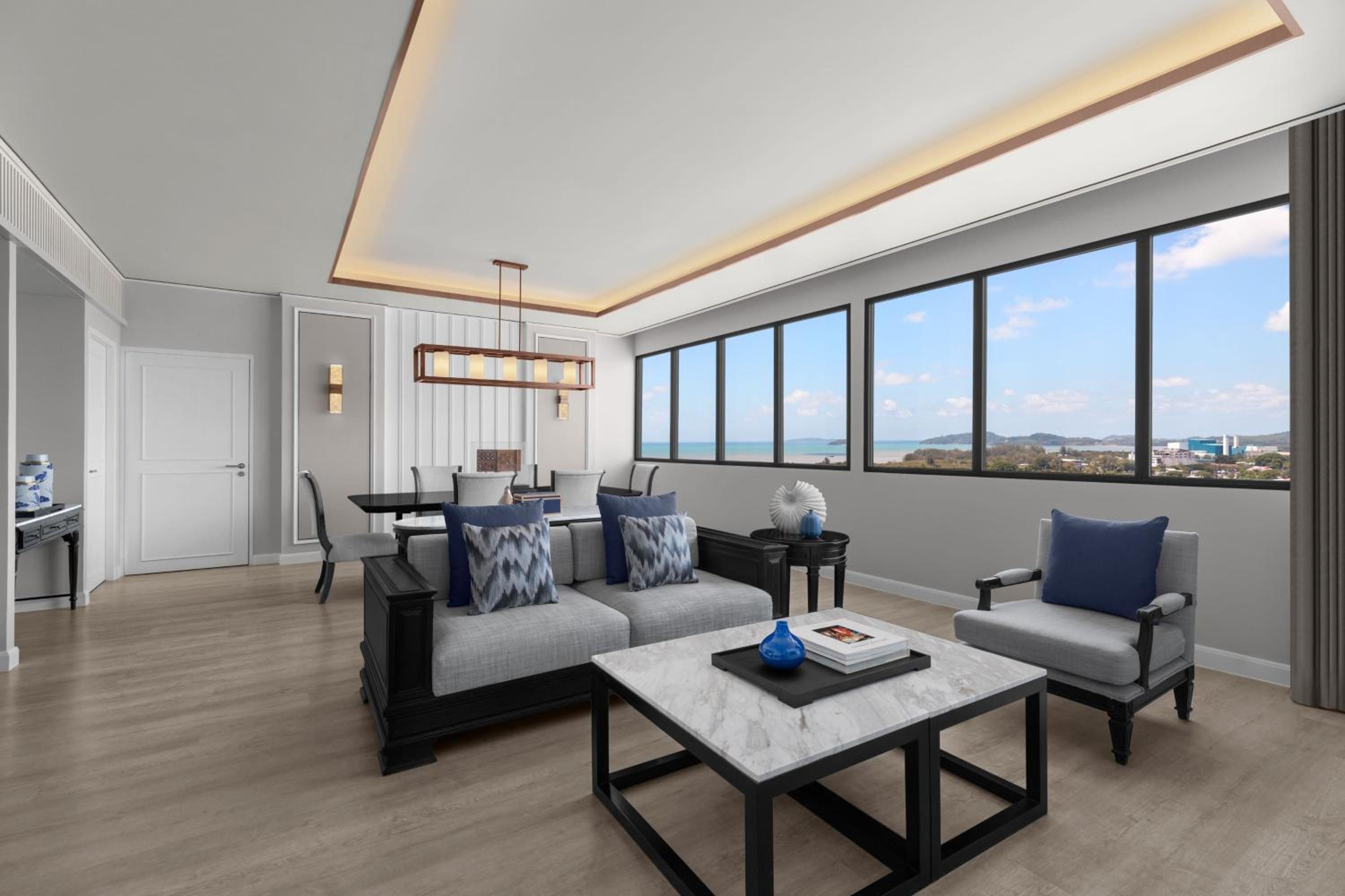 One-Bedroom Family King Suite with City View
