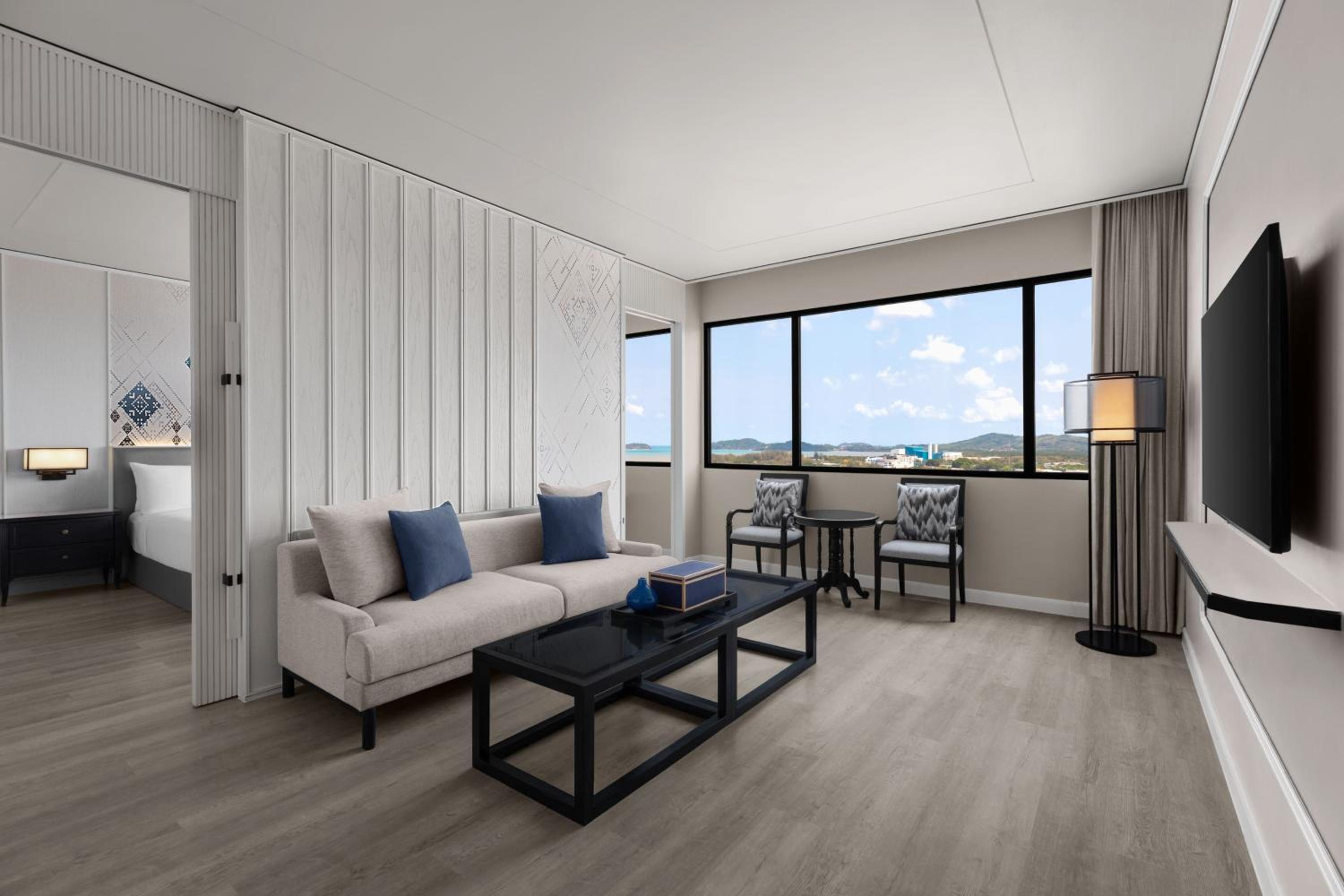 Executive King Suite with City View - Photo 1
