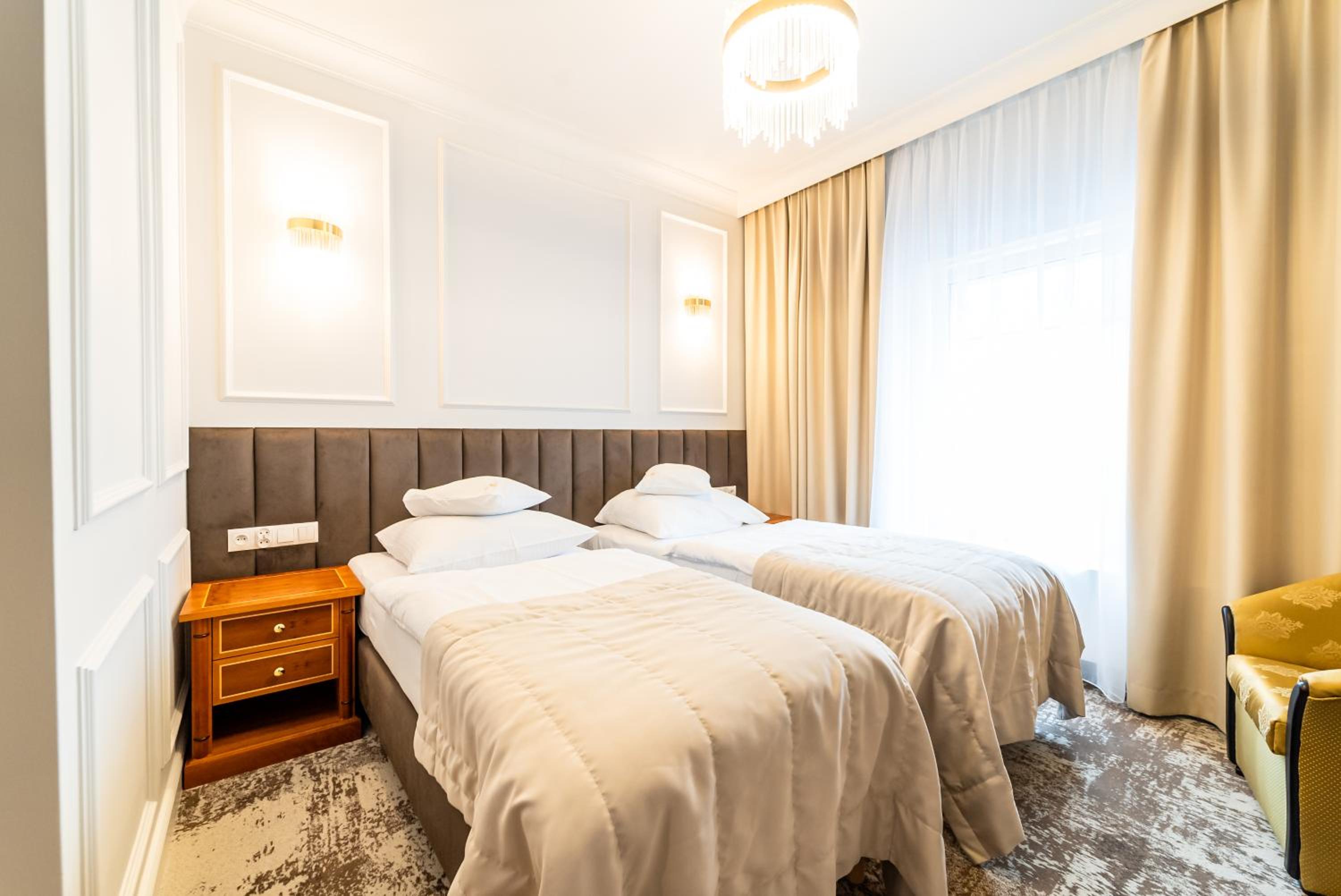 Double Room - Photo 13