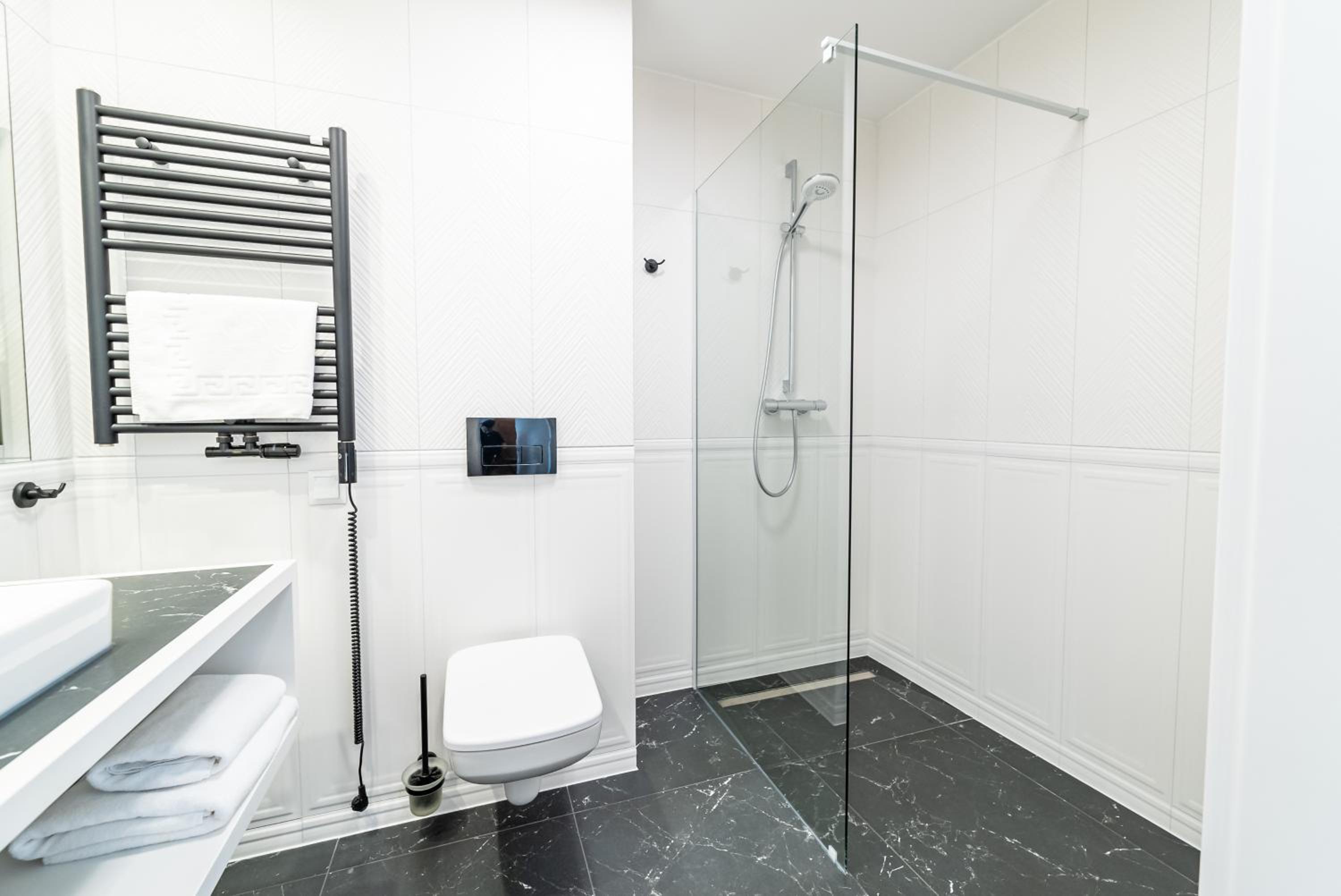 Standard Double Room - Photo 11