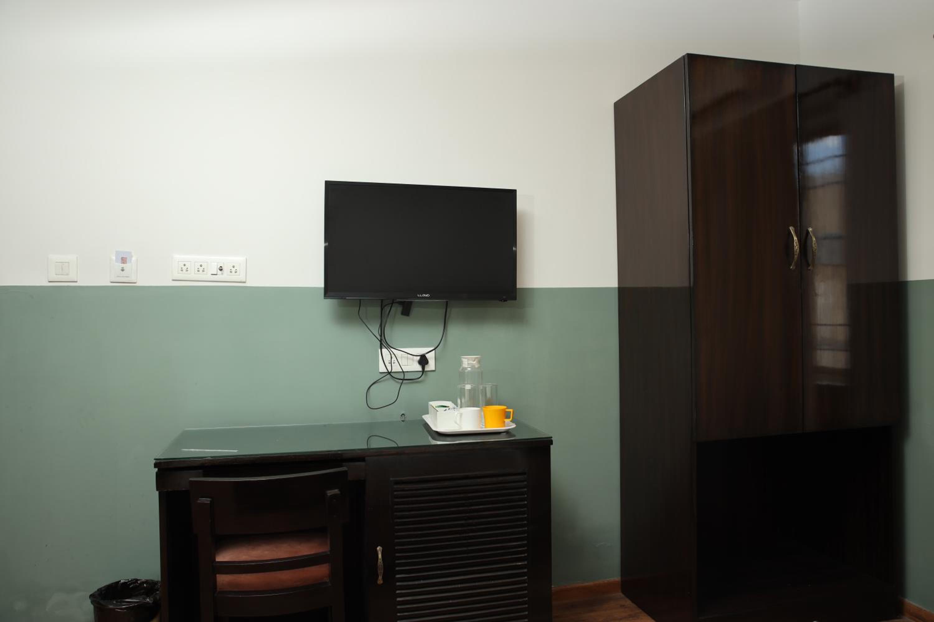 Deluxe Queen Room - Photo 3