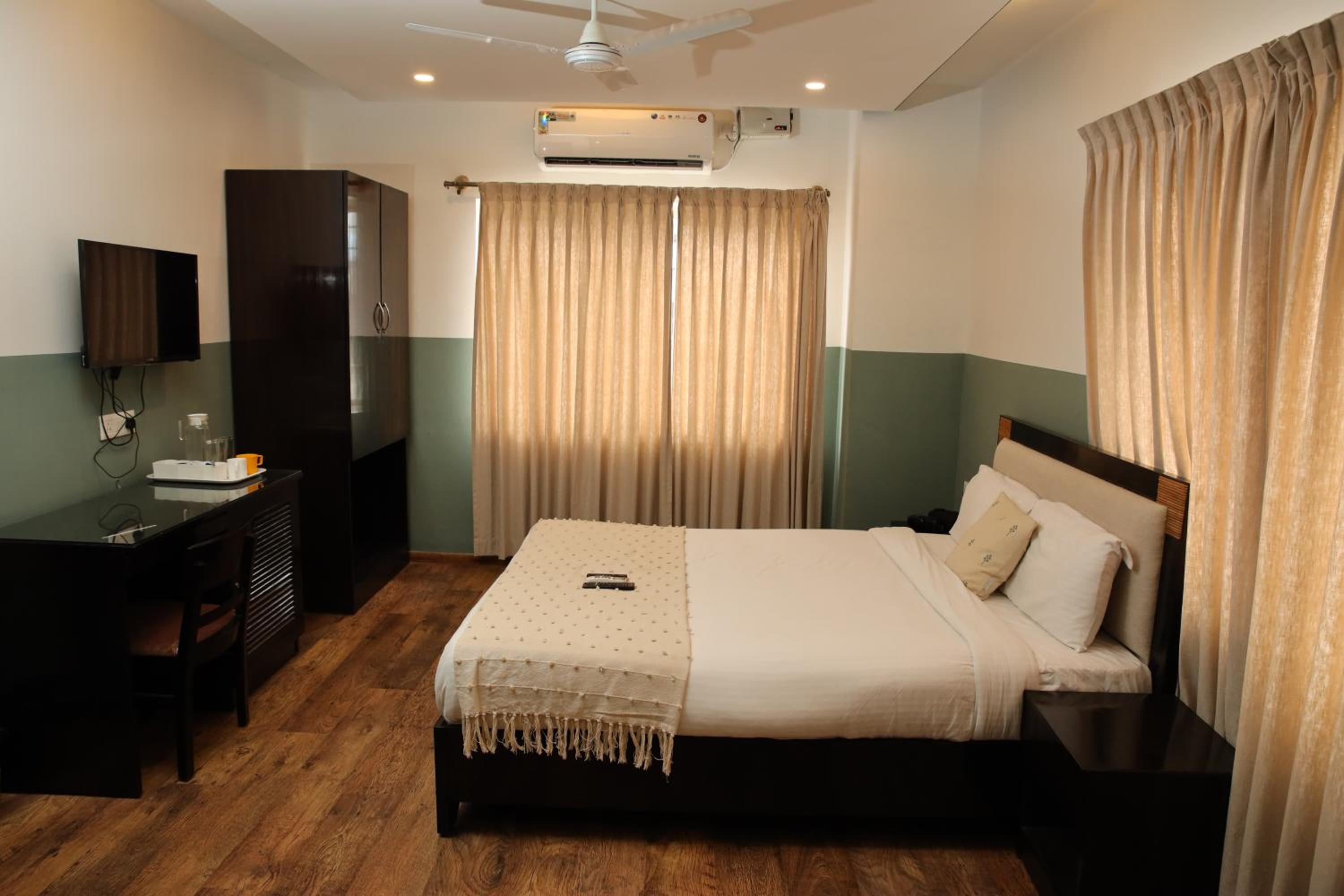 Standard Twin Room - Photo 18