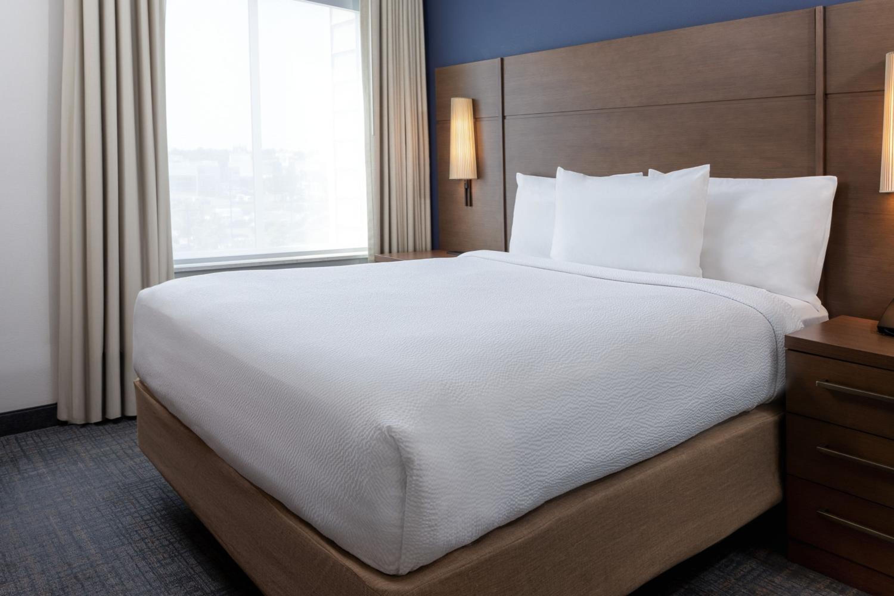 Two-Bedroom Suite - Mobility Accessible with Roll-In Shower photo 3