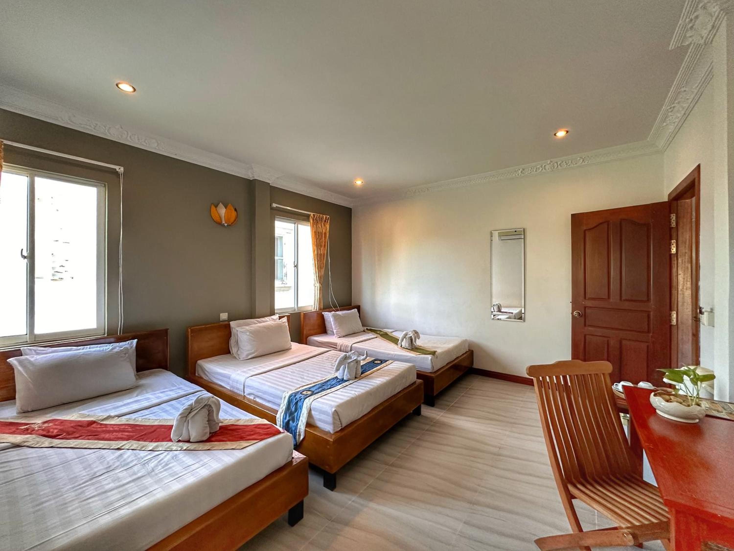 Superior Triple Room photo 3