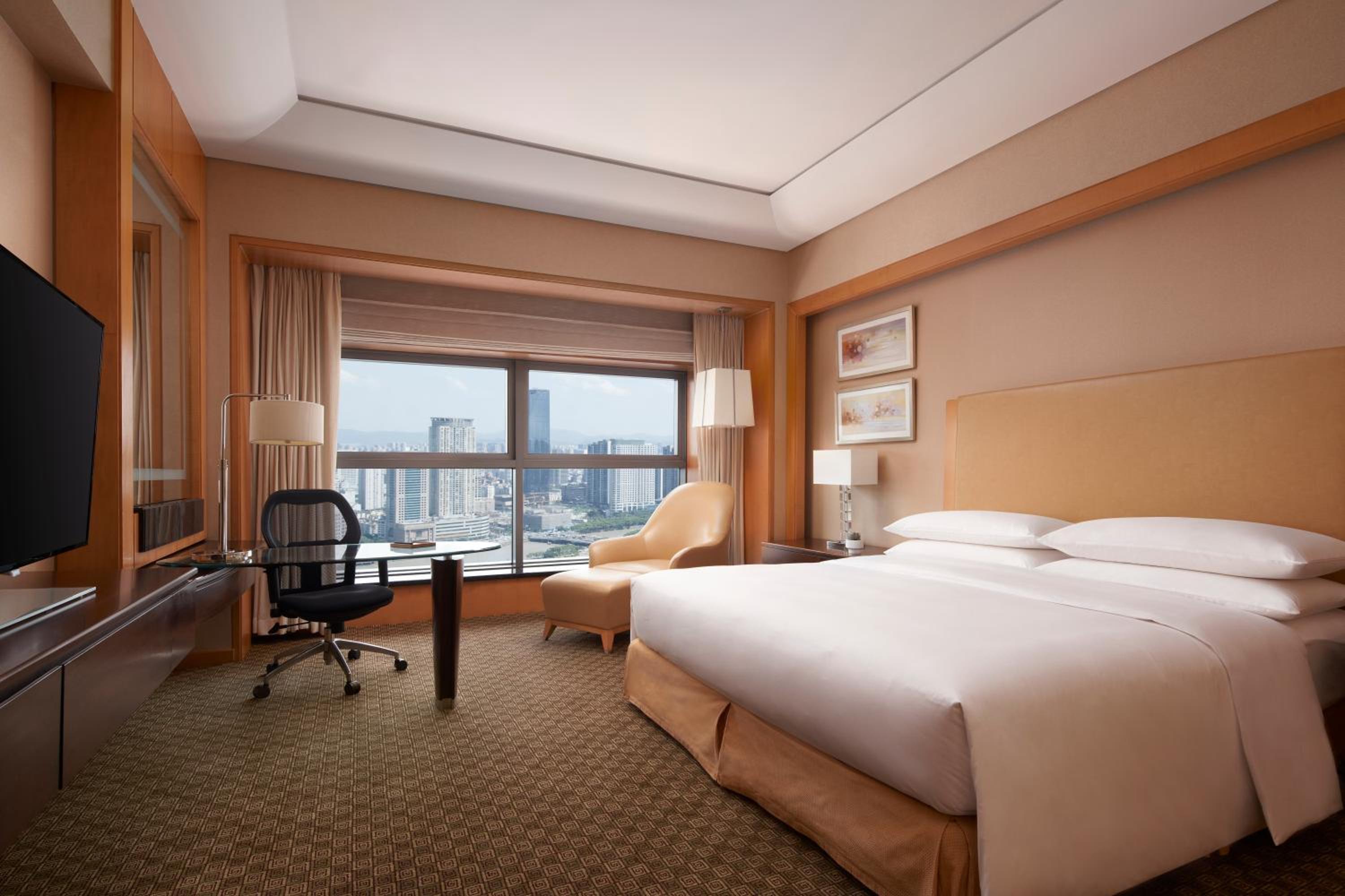 Premier King Room photo 1