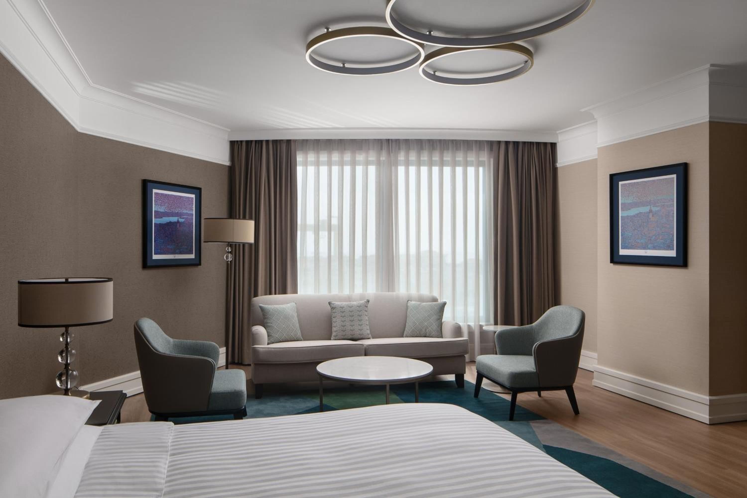 King Room with Sea View - Club Level thumbnail 6