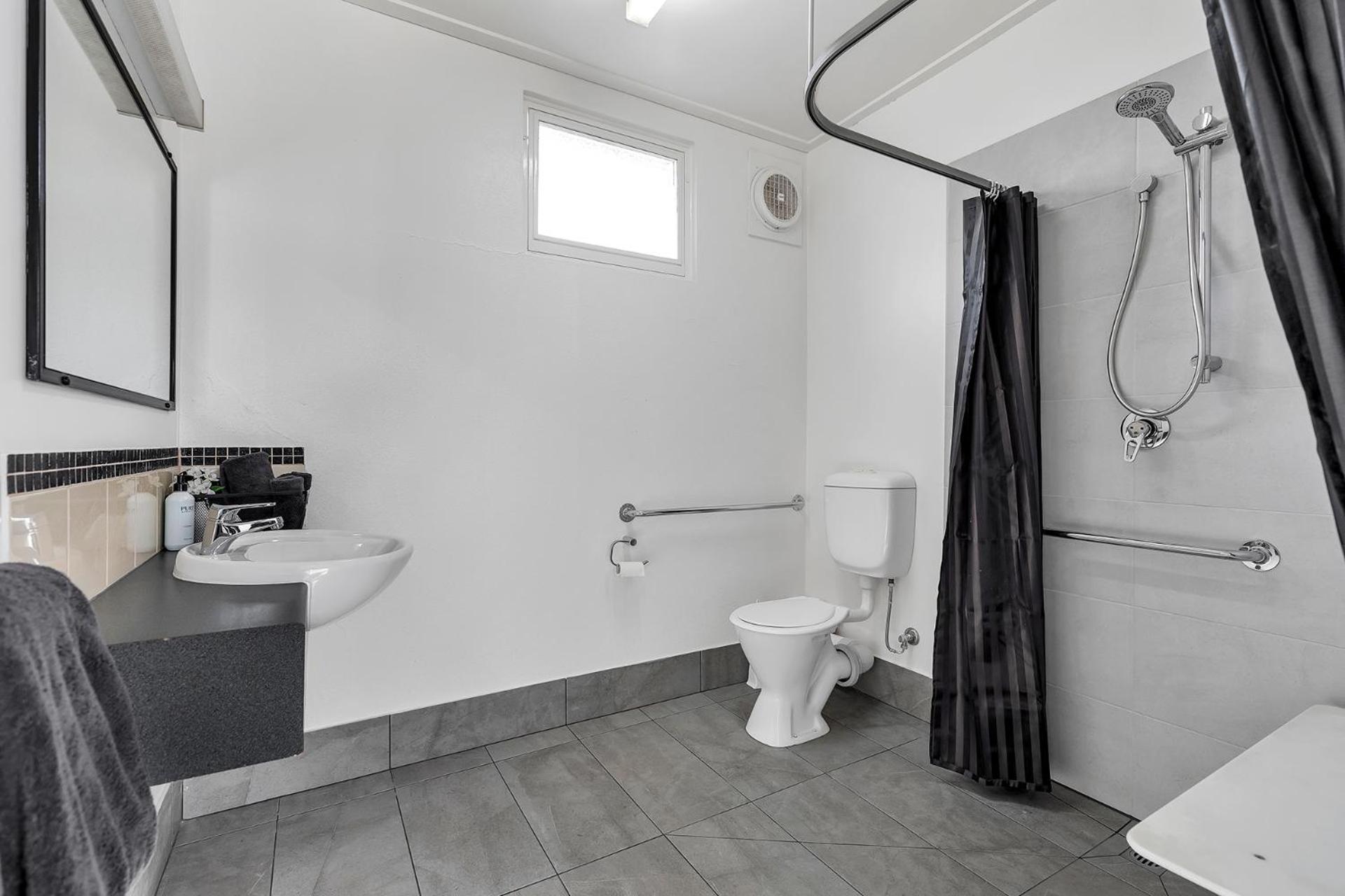 Family Room - Disability Access photo 3