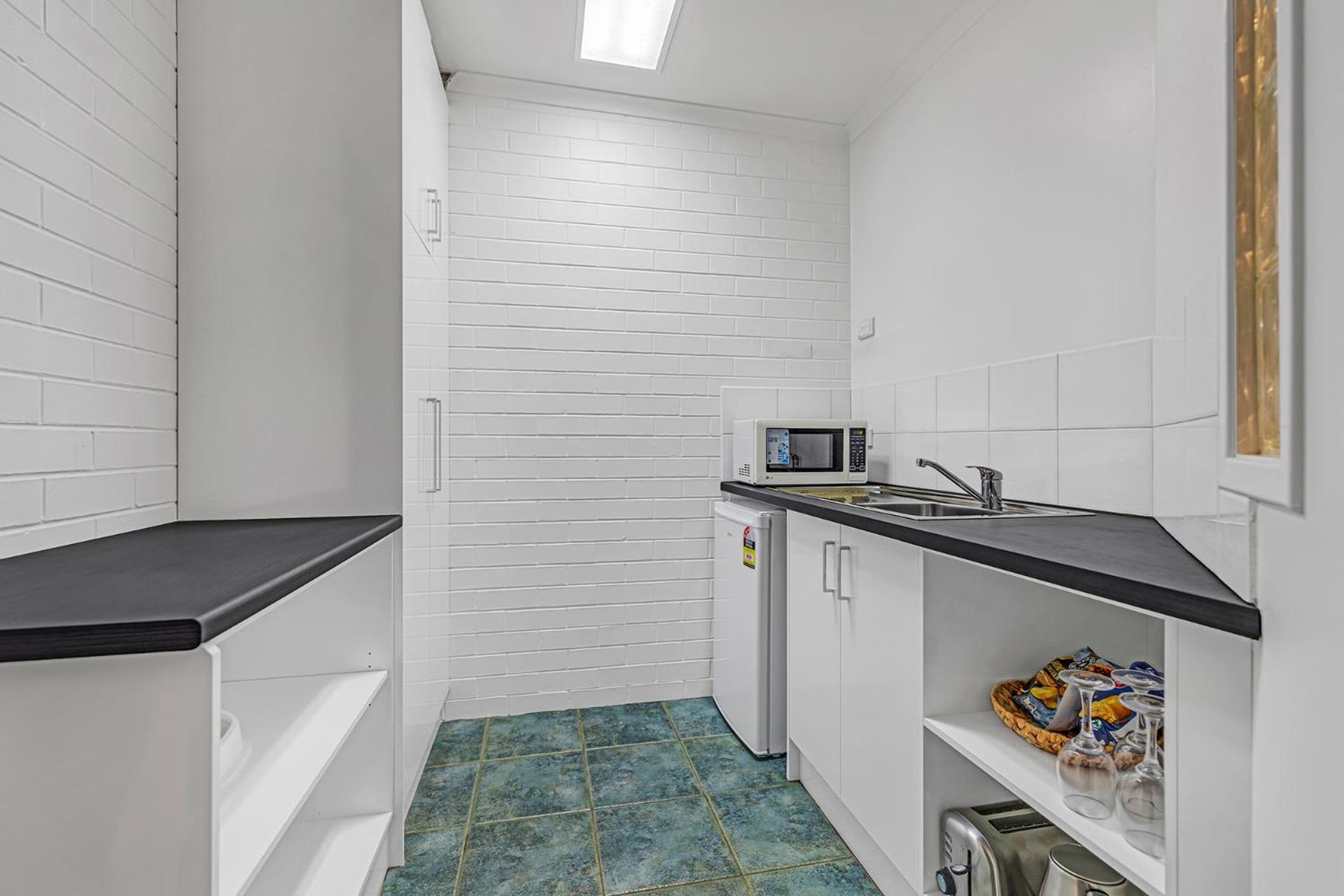 Deluxe Triple Room with Spa Bath photo 3