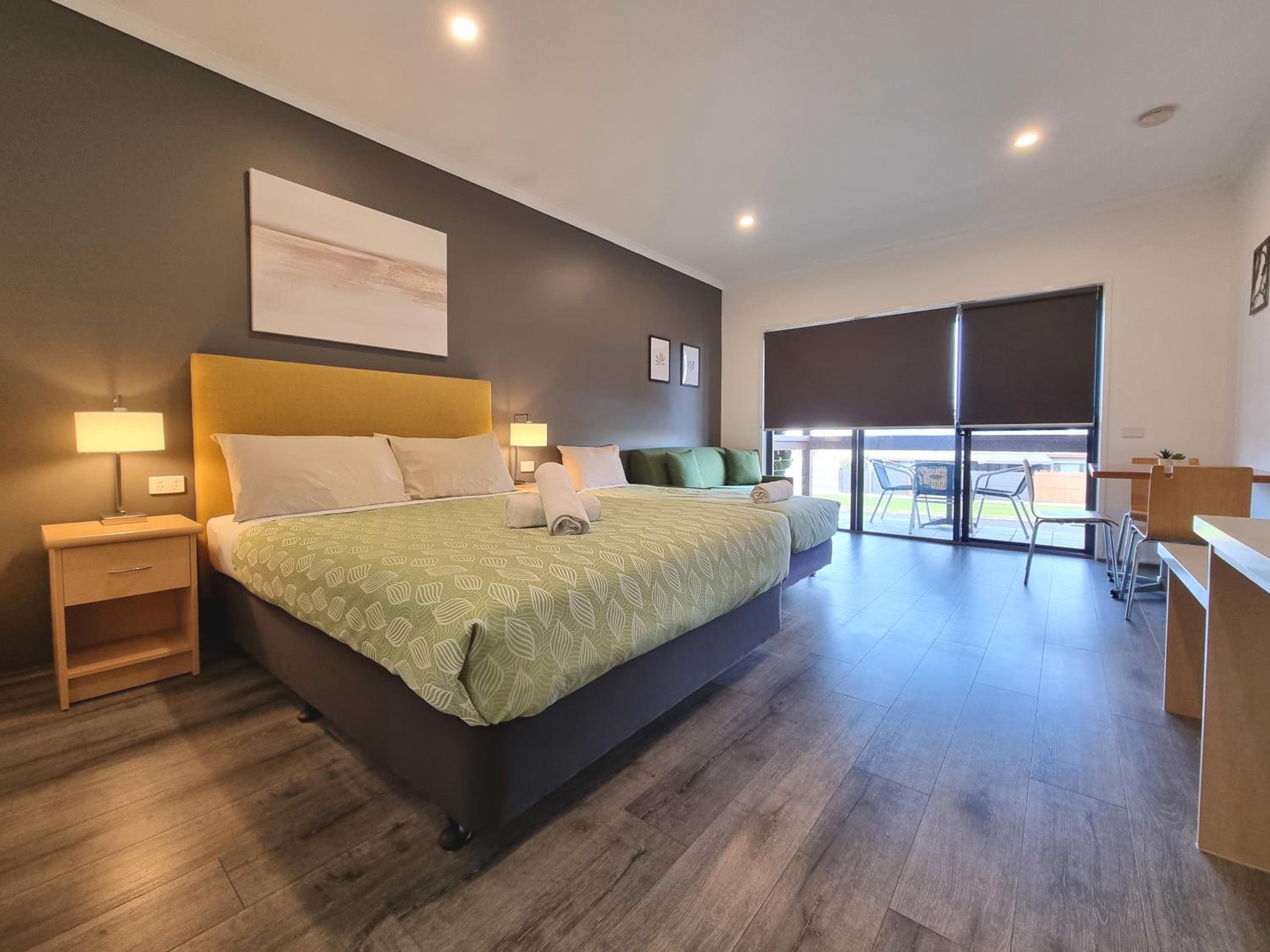 Deluxe Twin Room with Balcony
