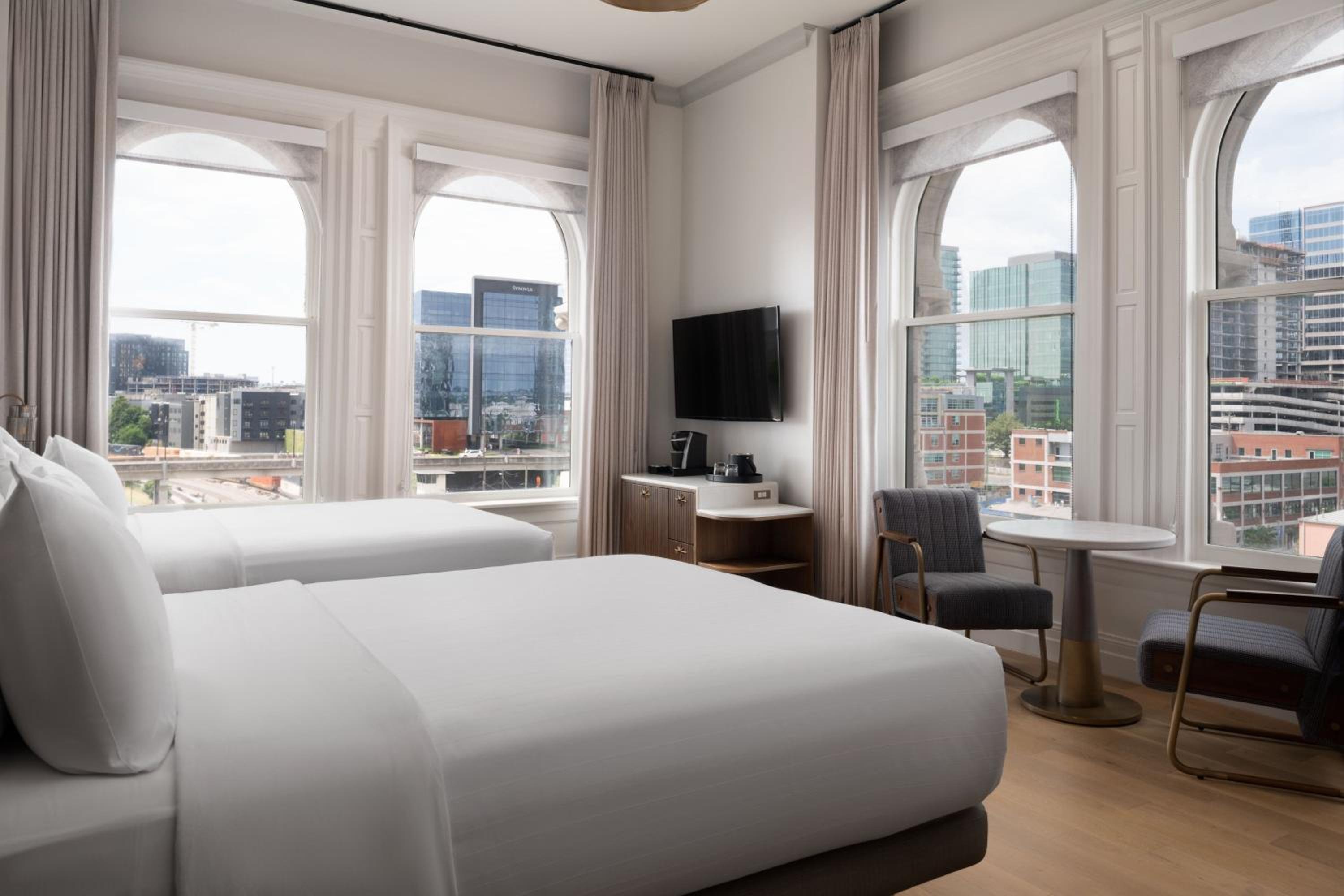Deluxe Two Double Beds - Photo 9