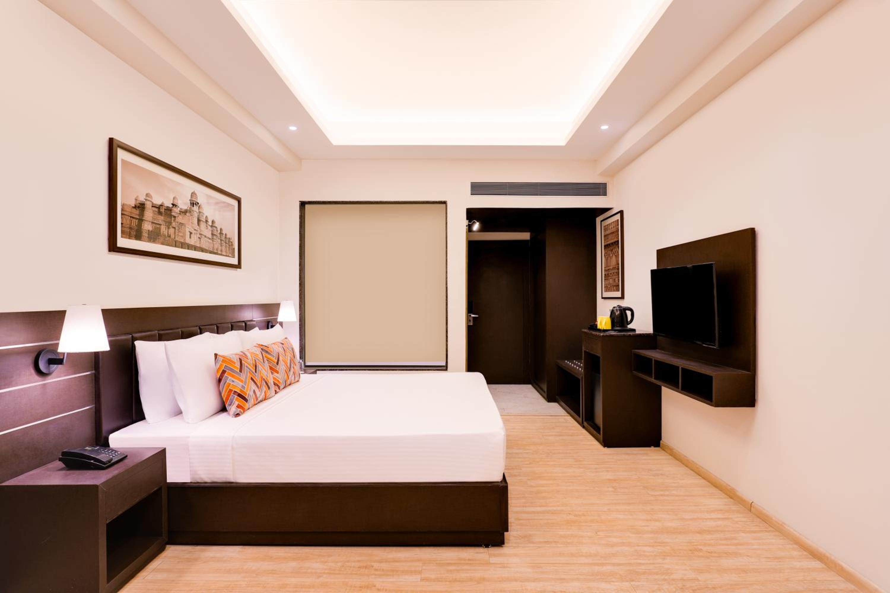 Superior King Room - Photo 1