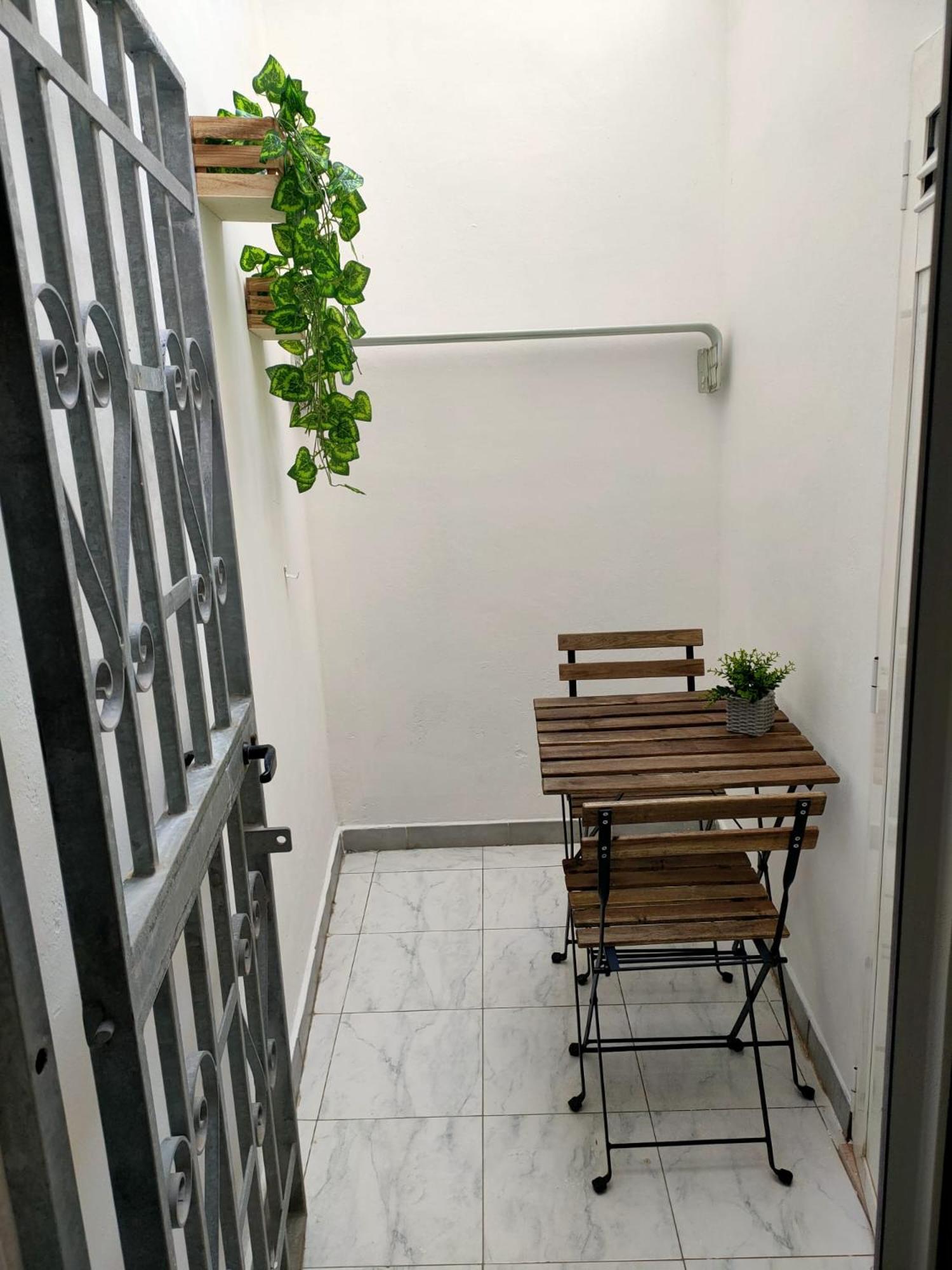 One-Bedroom Apartment photo 2