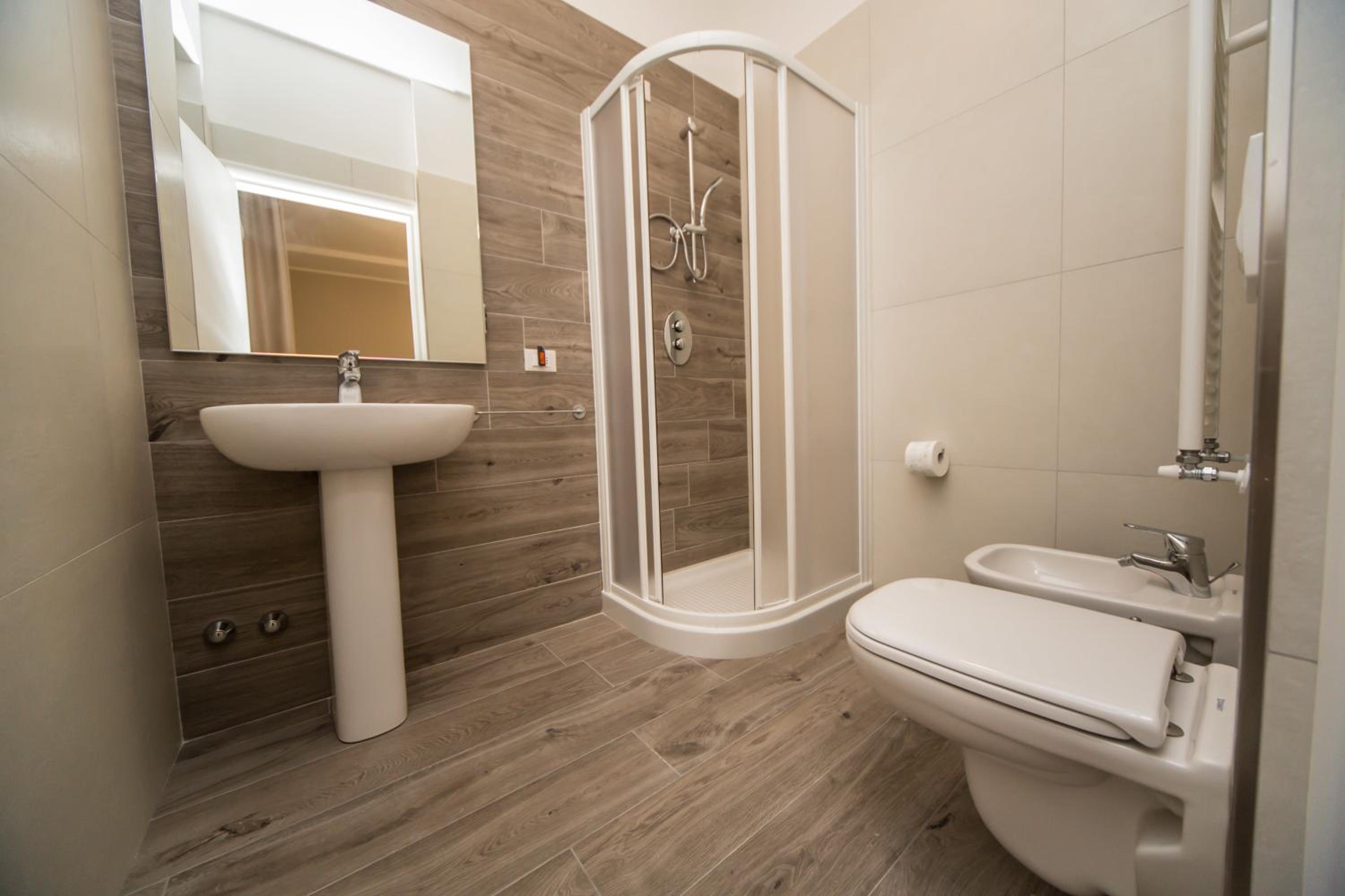 Double Room with Private Bathroom photo 3