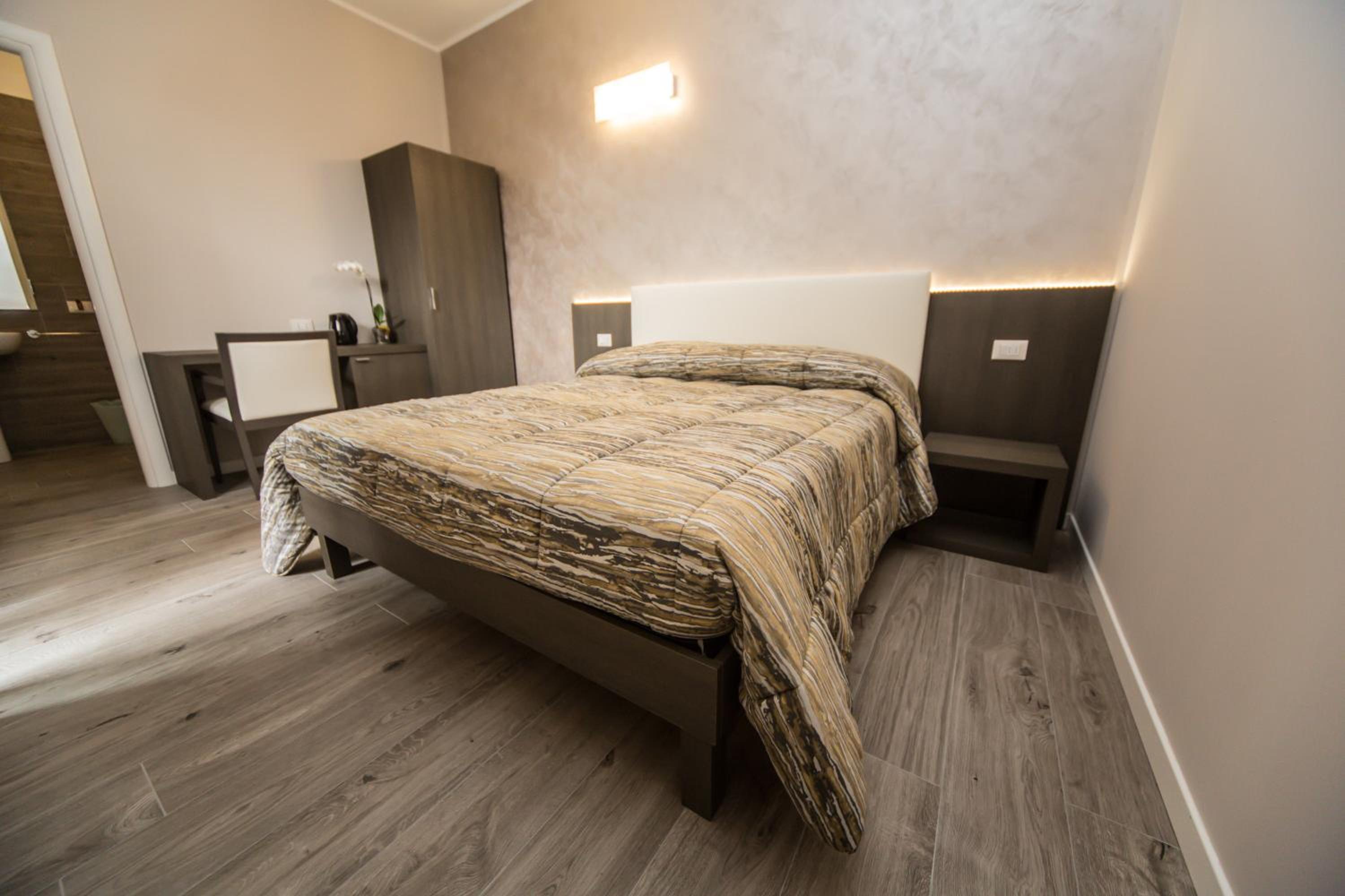 Double Room with Private Bathroom photo 1