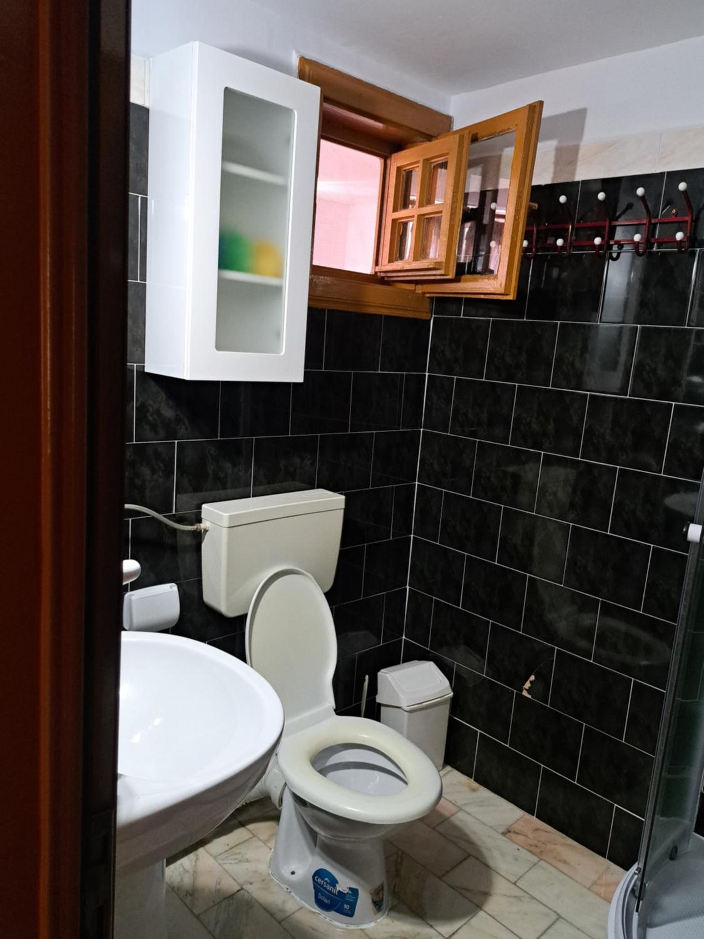 Triple Room with Private Bathroom - Photo 4
