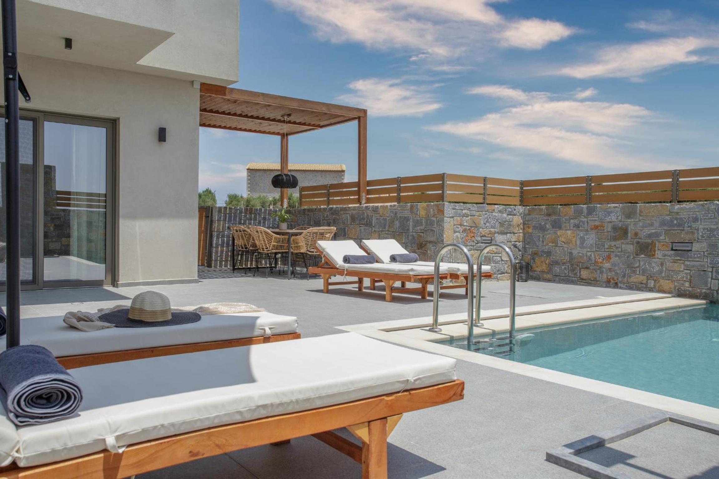 Villa with Private Pool photo 3
